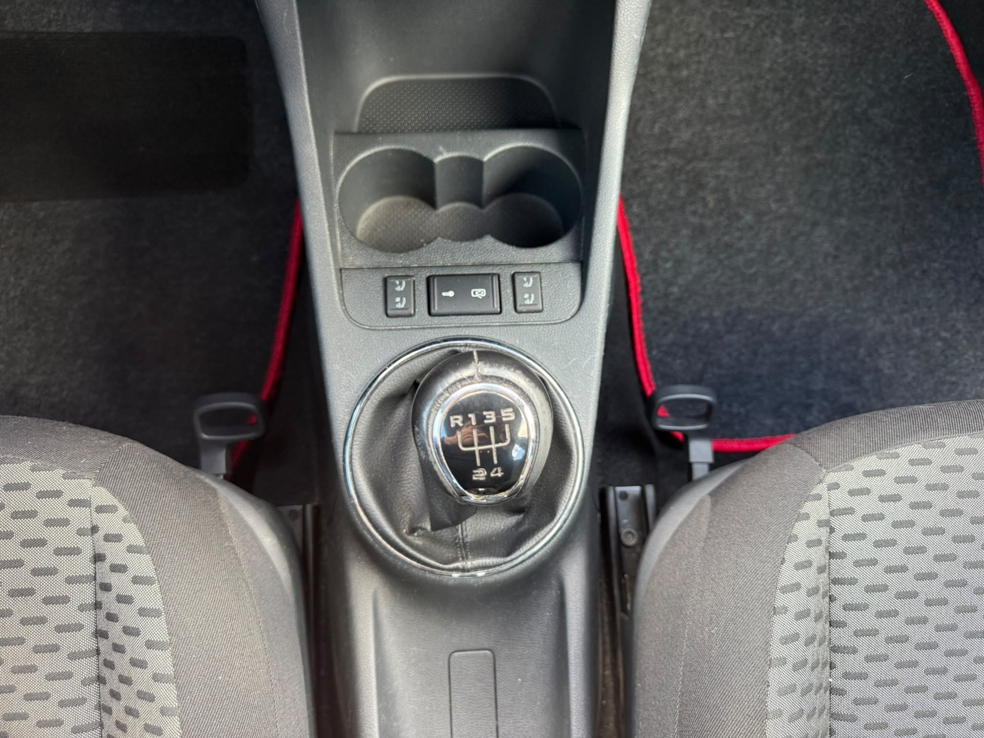 SKODA Fabia 1.2 TSI Classic-image-10