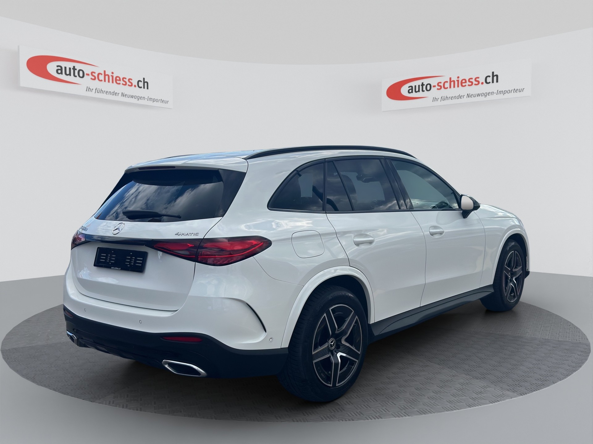 MERCEDES-BENZ GLC 300 d AMG Line 4Matic Night 9G-Tronic-image-4