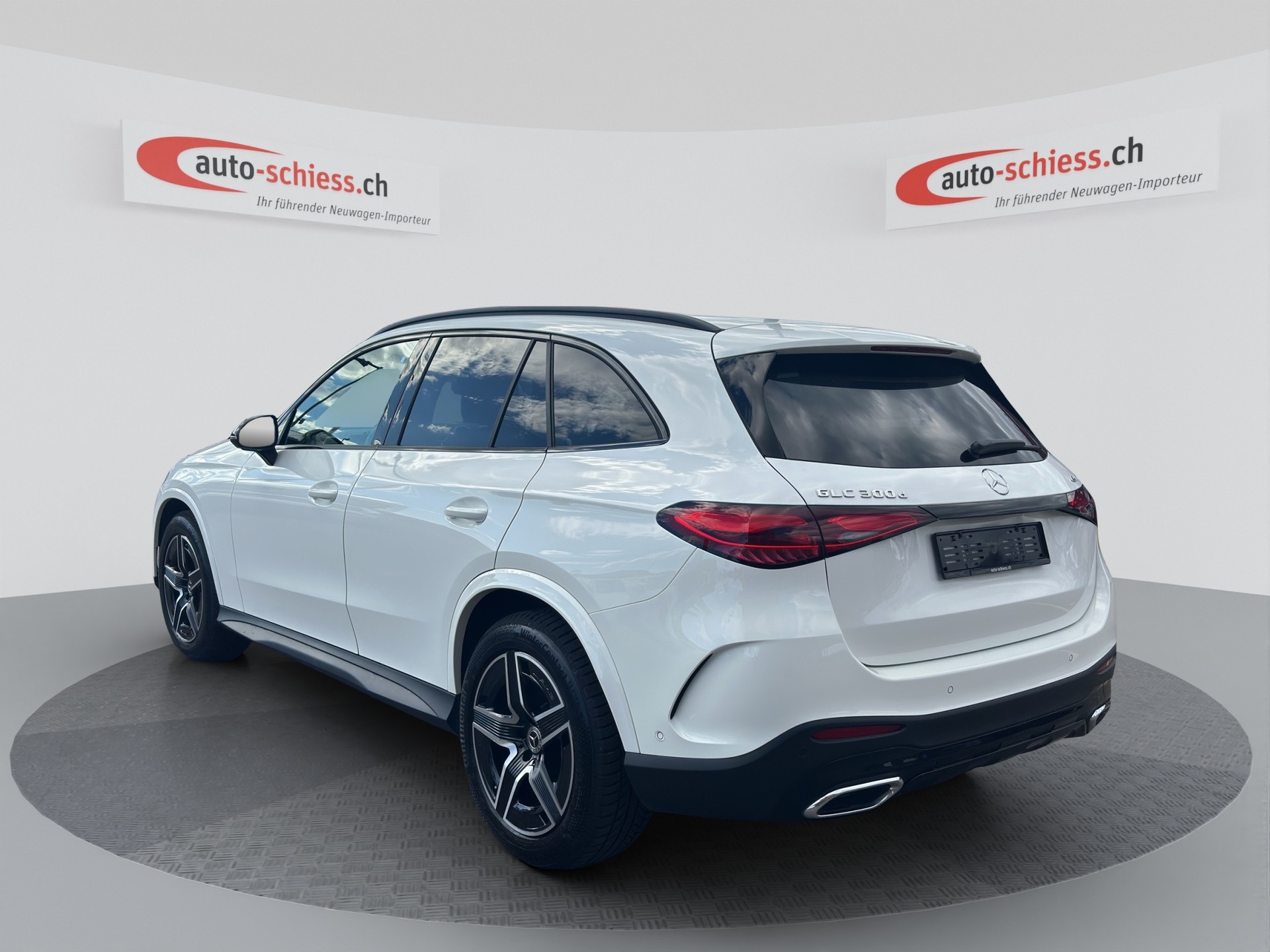 MERCEDES-BENZ GLC 300 d AMG Line 4Matic Night 9G-Tronic-image-2