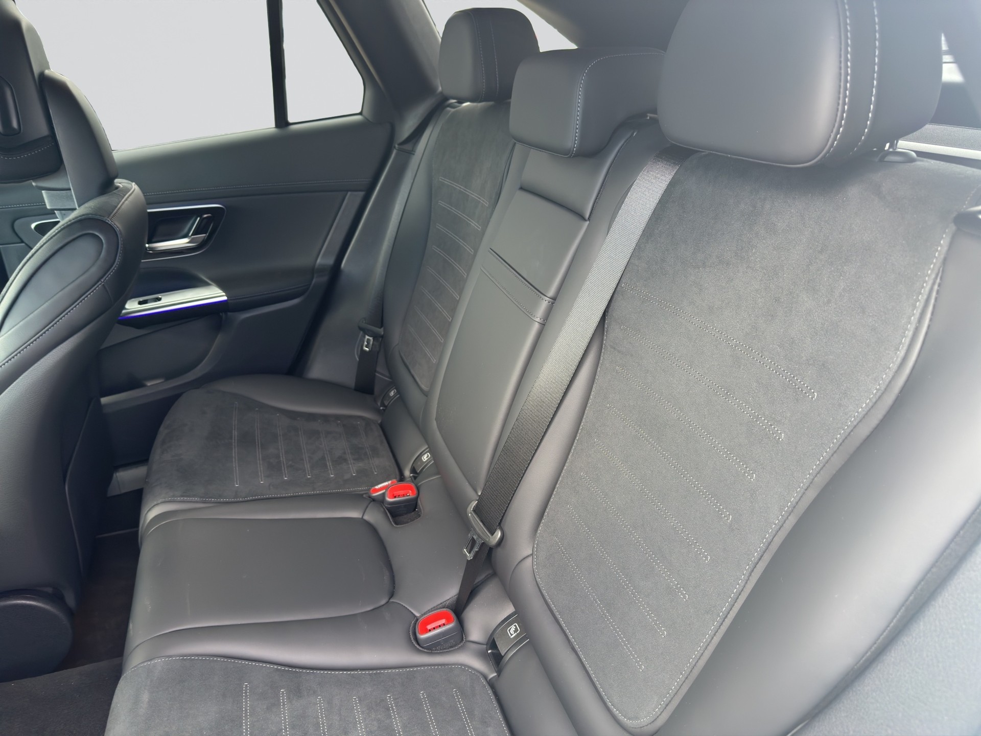 MERCEDES-BENZ GLC 300 d AMG Line 4Matic Night 9G-Tronic-image-7