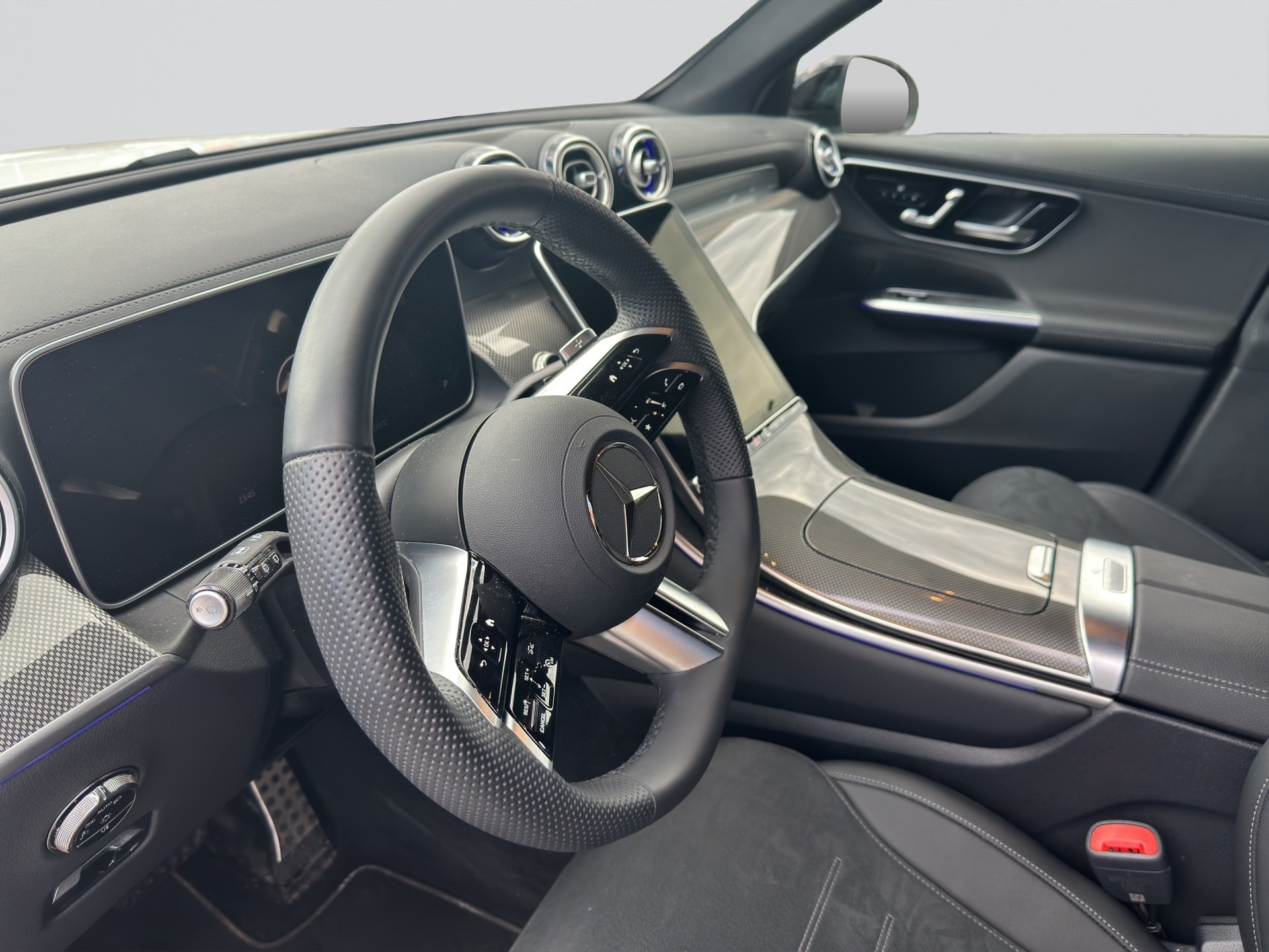 MERCEDES-BENZ GLC 300 d AMG Line 4Matic Night 9G-Tronic-image-6