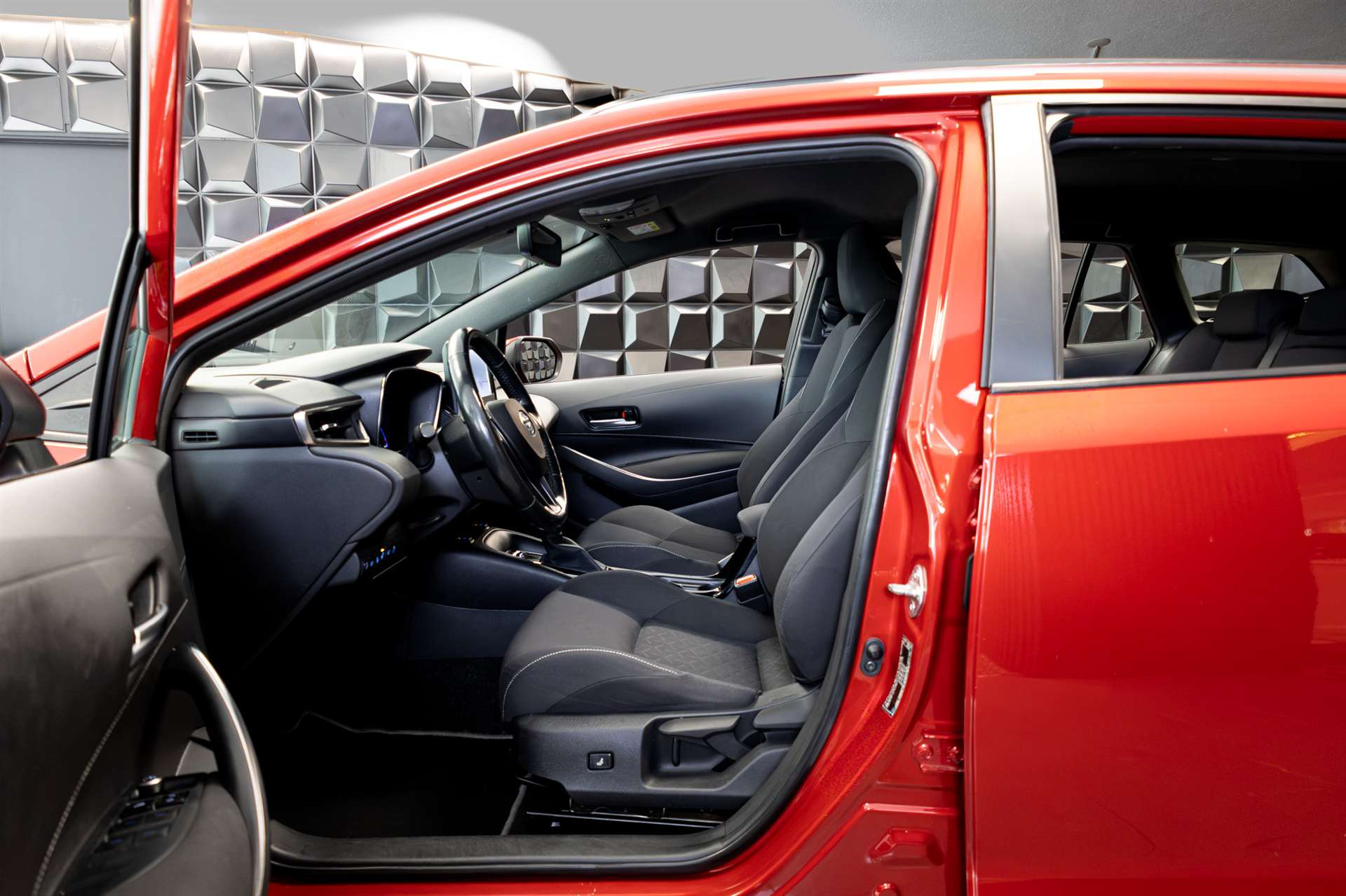 TOYOTA Corolla Touring Sports 1.8 HSD Comfort e-CVT-image-10
