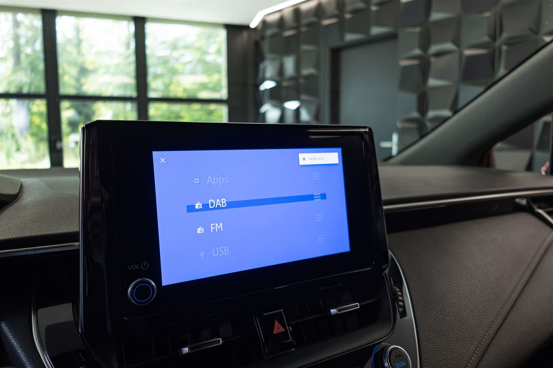 TOYOTA Corolla Touring Sports 1.8 HSD Comfort e-CVT-image-15
