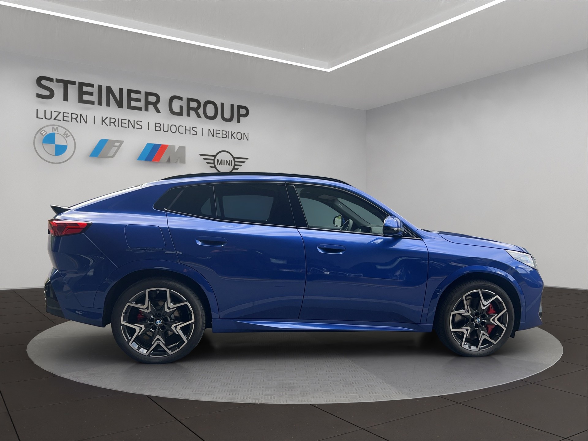 BMW iX2 xDrive 30 M Sport Pro-showroom-element-3