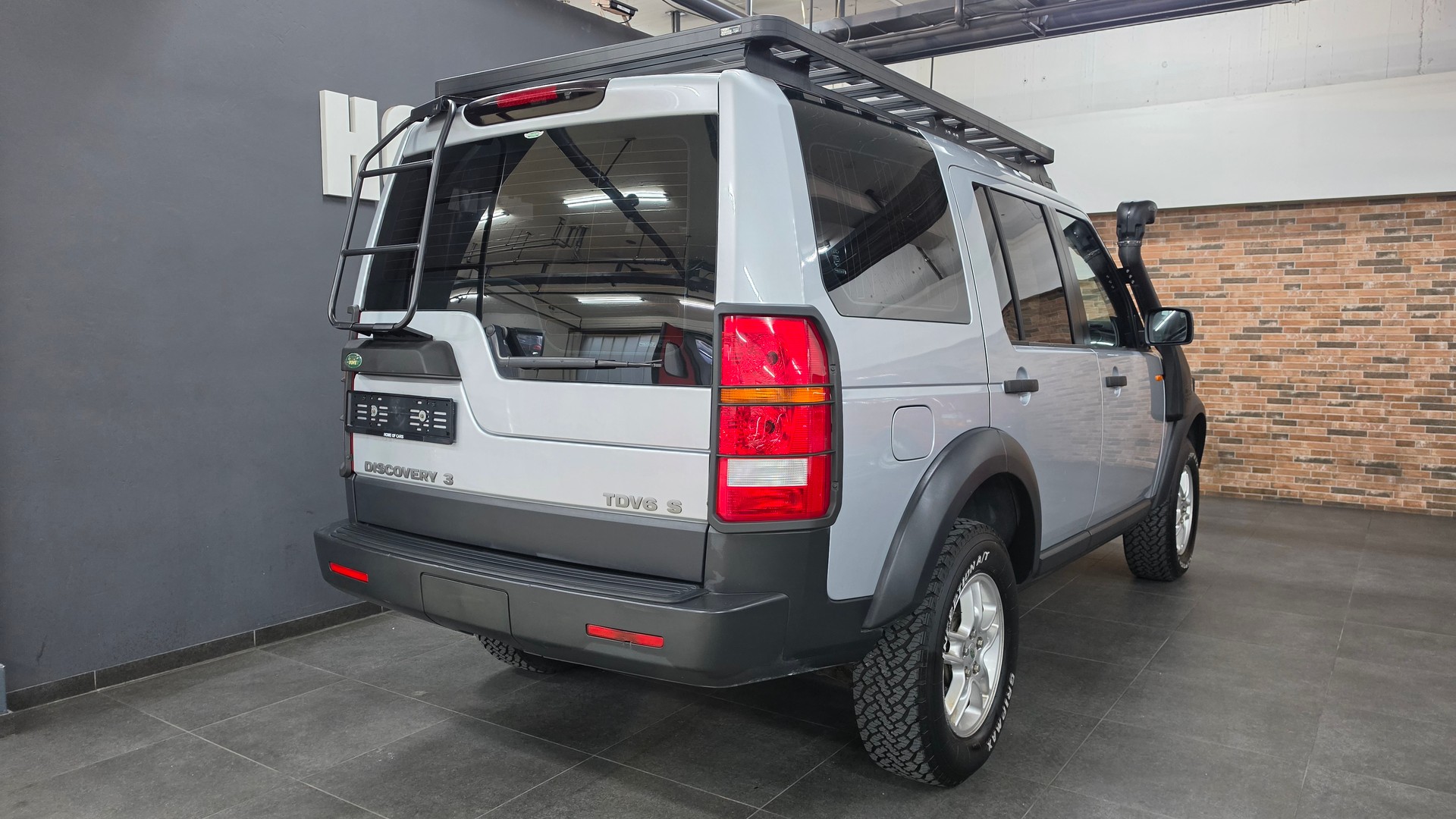 LAND ROVER Discovery 2.7d V6 S Handschalter-image-9