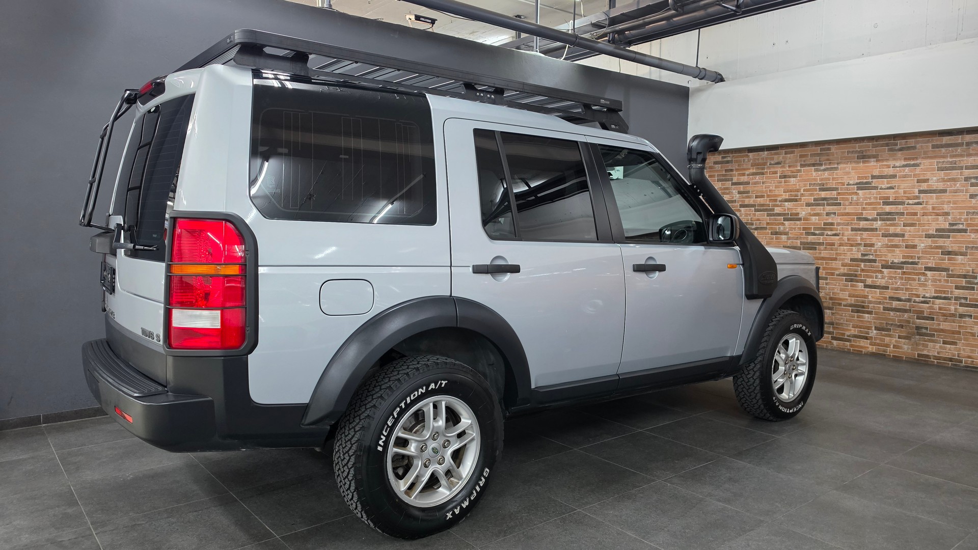 LAND ROVER Discovery 2.7d V6 S Handschalter-image-11
