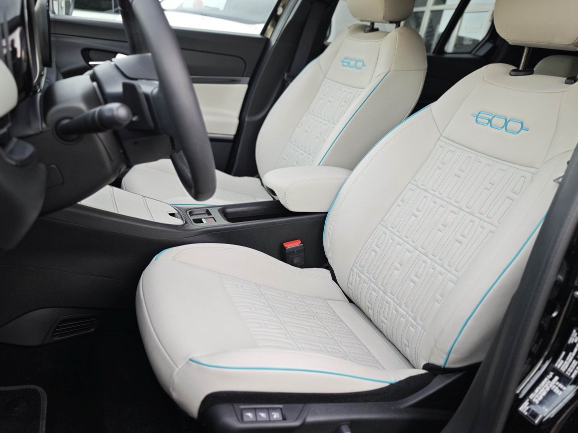FIAT 600 1.2 Hybrid 145 La Prima-image-6