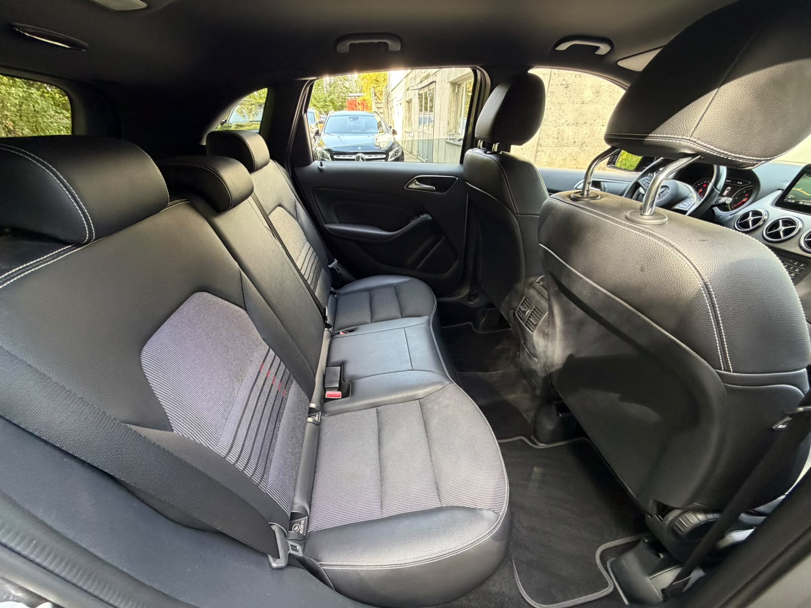 MERCEDES-BENZ B 220 CDI Swiss Star Edition Urban 4Matic 7G-DCT-image-14