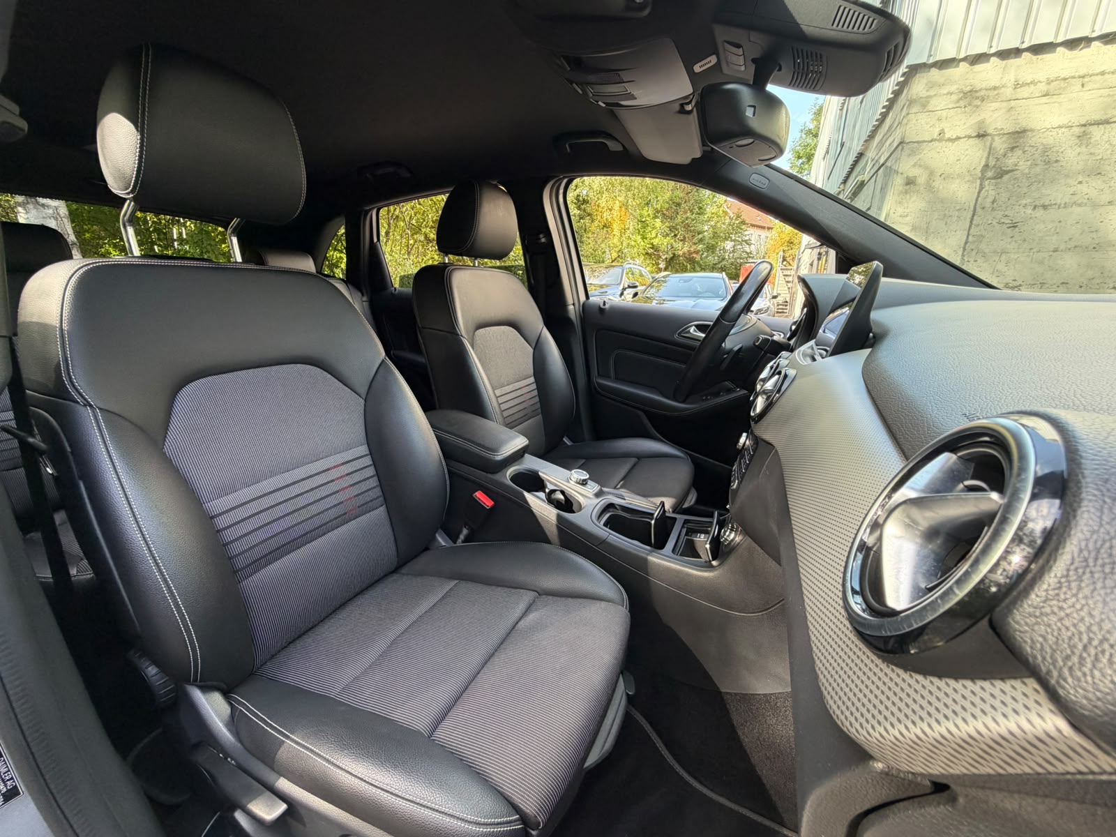 MERCEDES-BENZ B 220 CDI Swiss Star Edition Urban 4Matic 7G-DCT-image-16