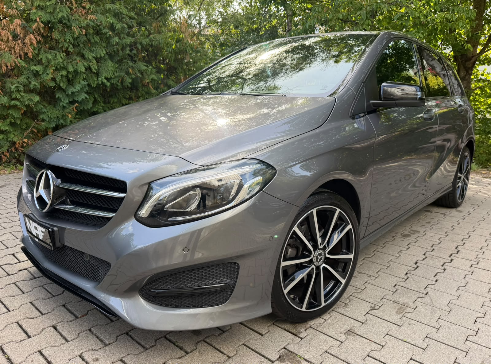 MERCEDES-BENZ B 220 CDI Swiss Star Edition Urban 4Matic 7G-DCT-image-0