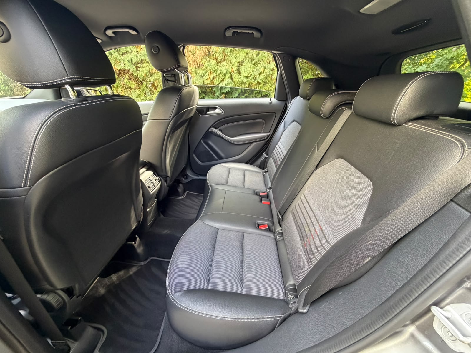 MERCEDES-BENZ B 220 CDI Swiss Star Edition Urban 4Matic 7G-DCT-image-12