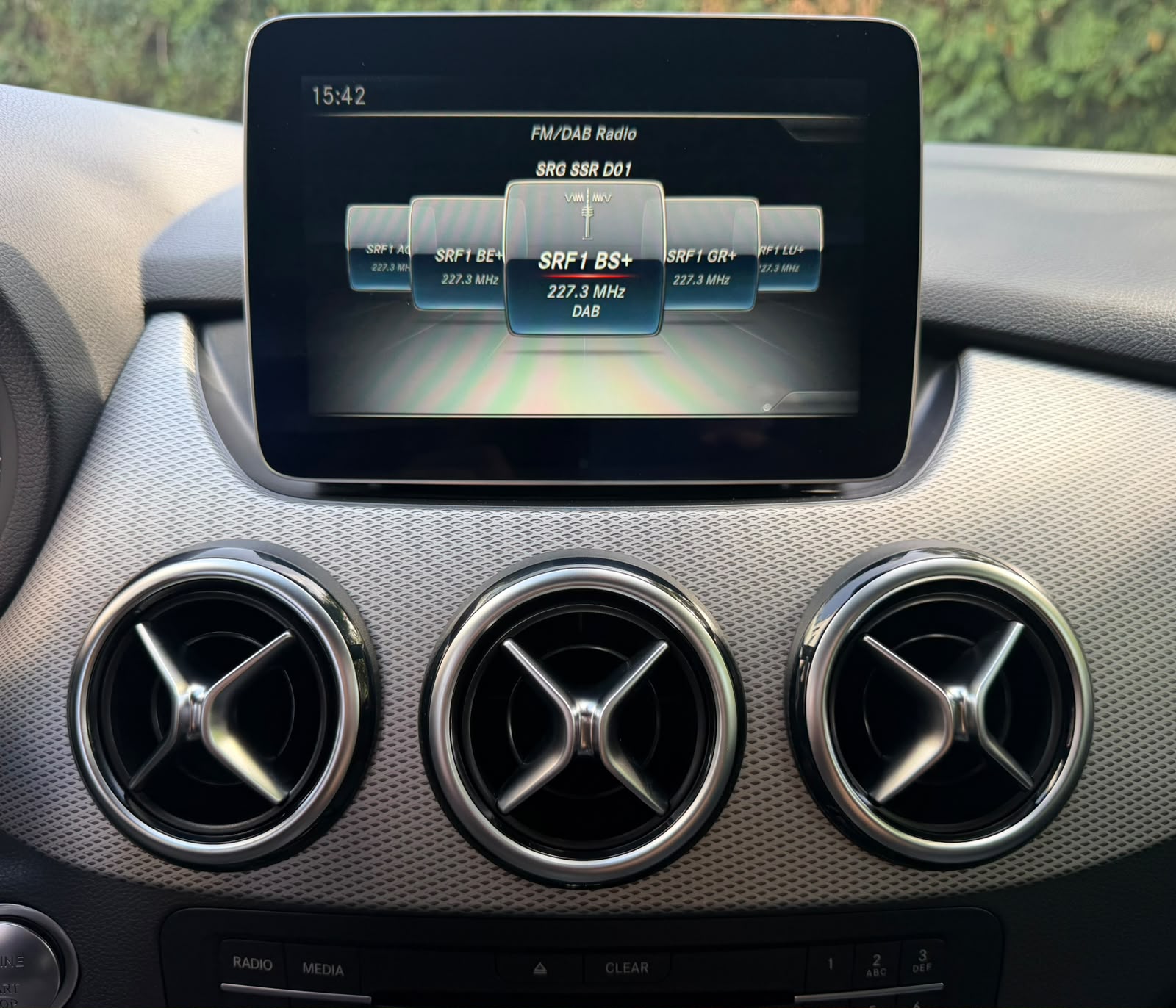 MERCEDES-BENZ B 220 CDI Swiss Star Edition Urban 4Matic 7G-DCT-image-22