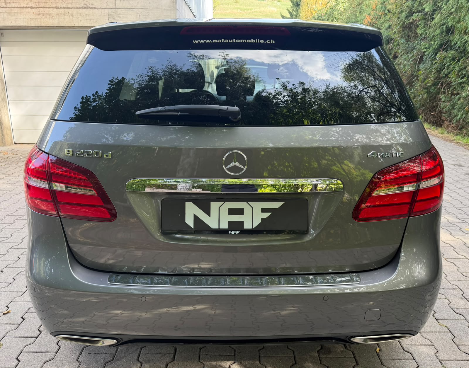 MERCEDES-BENZ B 220 CDI Swiss Star Edition Urban 4Matic 7G-DCT-image-3