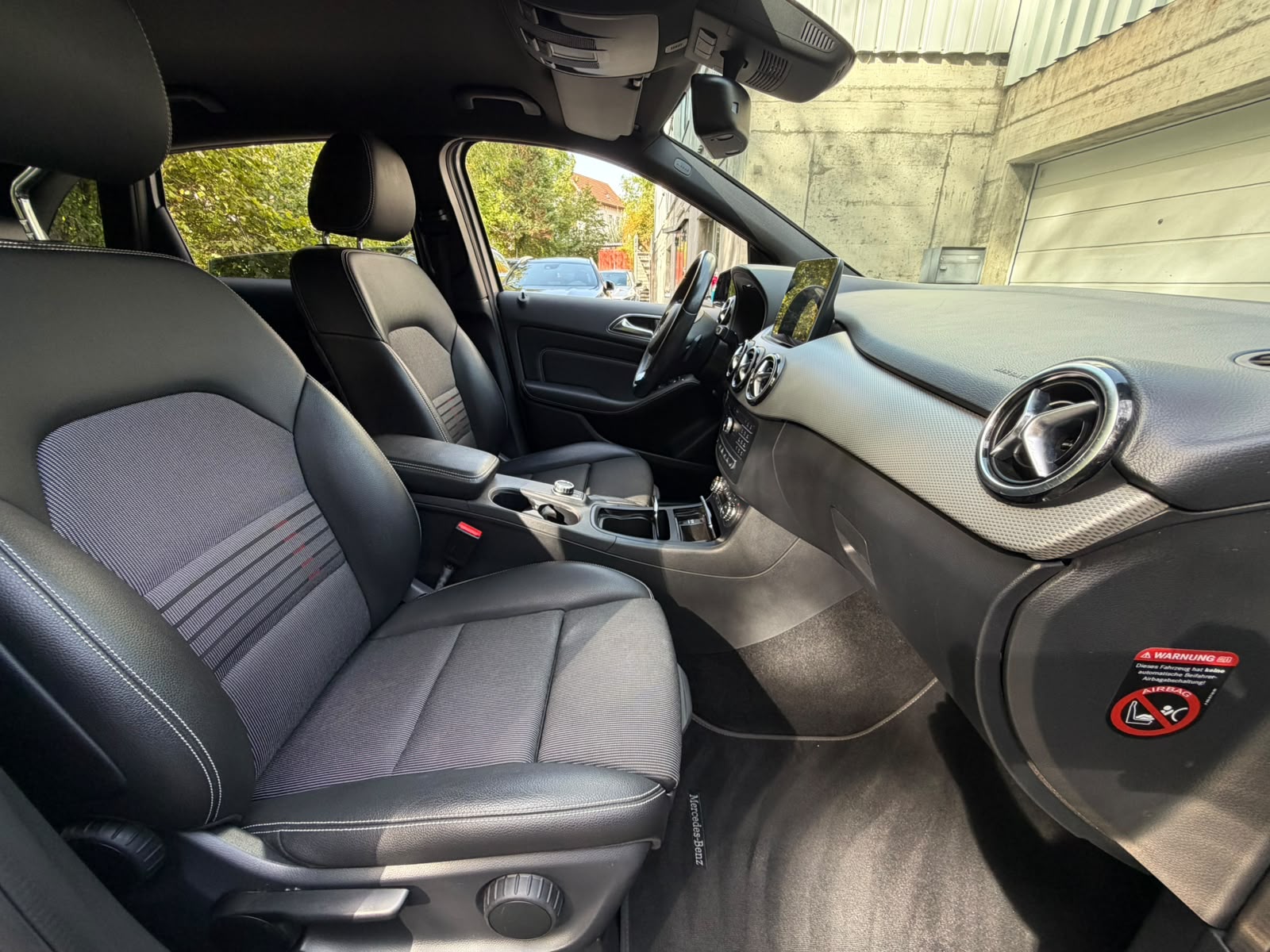 MERCEDES-BENZ B 220 CDI Swiss Star Edition Urban 4Matic 7G-DCT-image-15