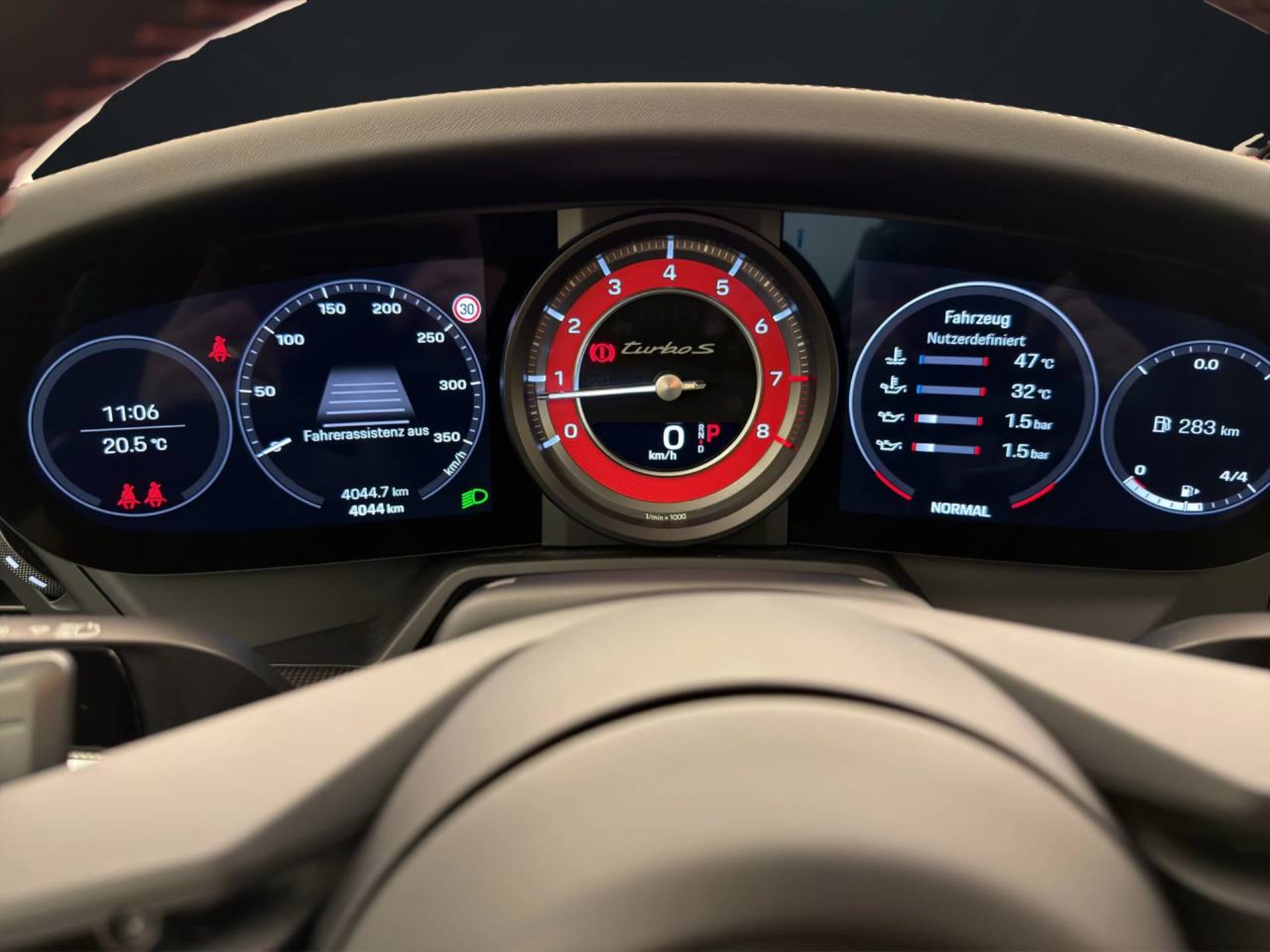 PORSCHE 911 Turbo S-image-21