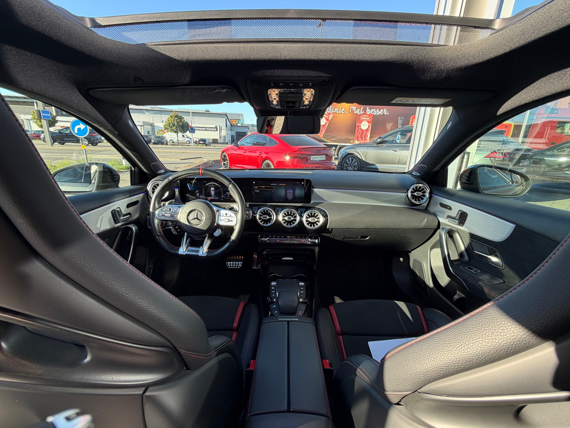 MERCEDES-BENZ A 35 AMG 4Matic Speedshift-image-12