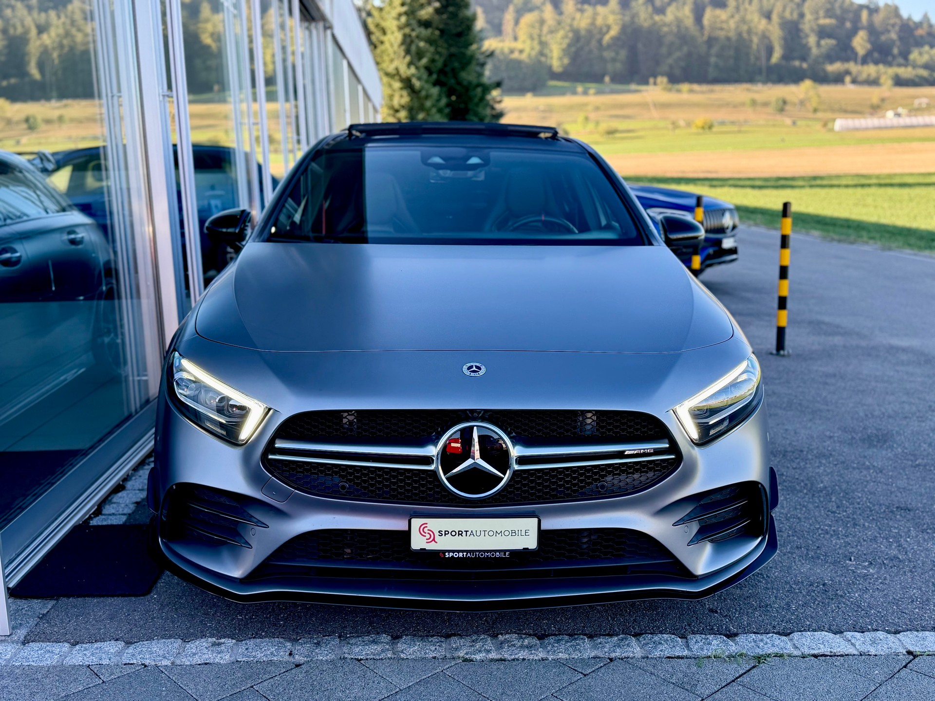 MERCEDES-BENZ A 35 AMG 4Matic Speedshift-image-3