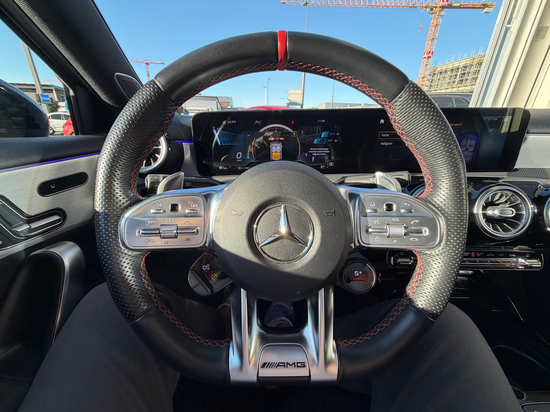MERCEDES-BENZ A 35 AMG 4Matic Speedshift-image-15
