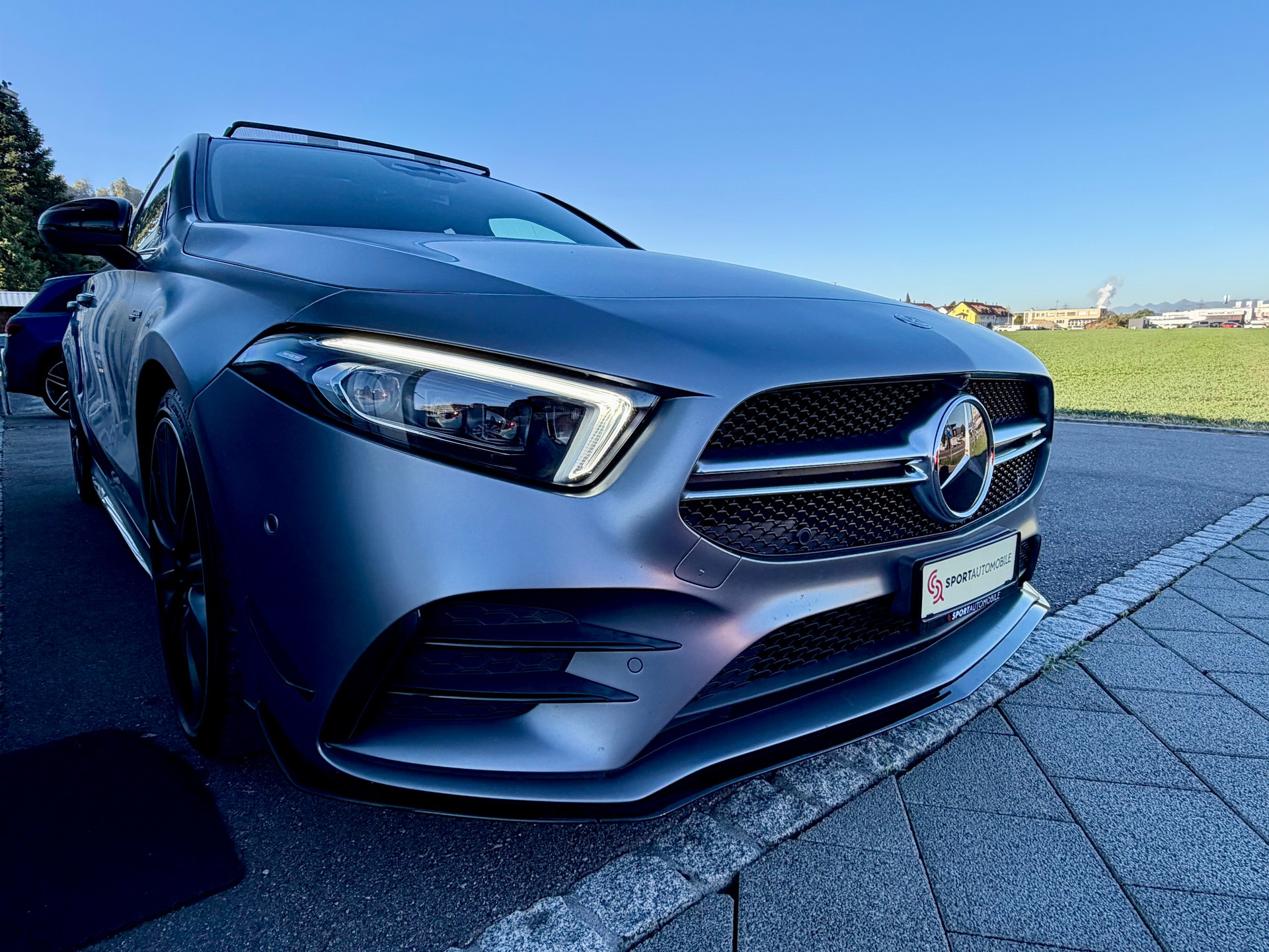 MERCEDES-BENZ A 35 AMG 4Matic Speedshift-image-4