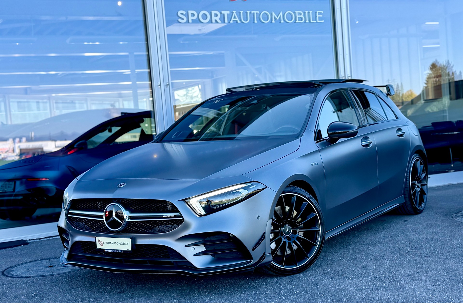 MERCEDES-BENZ A 35 AMG 4Matic Speedshift-image-1