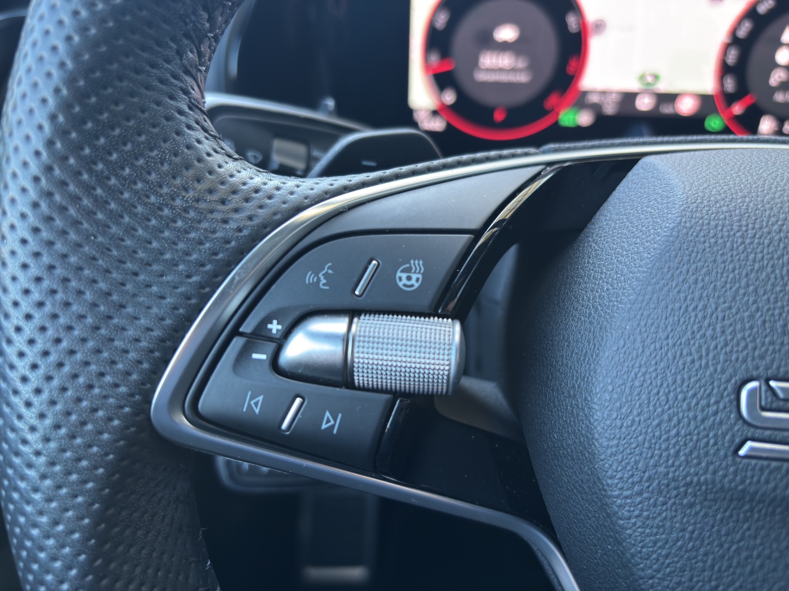 SKODA New Kodiaq 2.0 TSI Sportline 4x4 7 Sitzer mit AHK, Standheizung & Panorama-Schiebedach-image-14