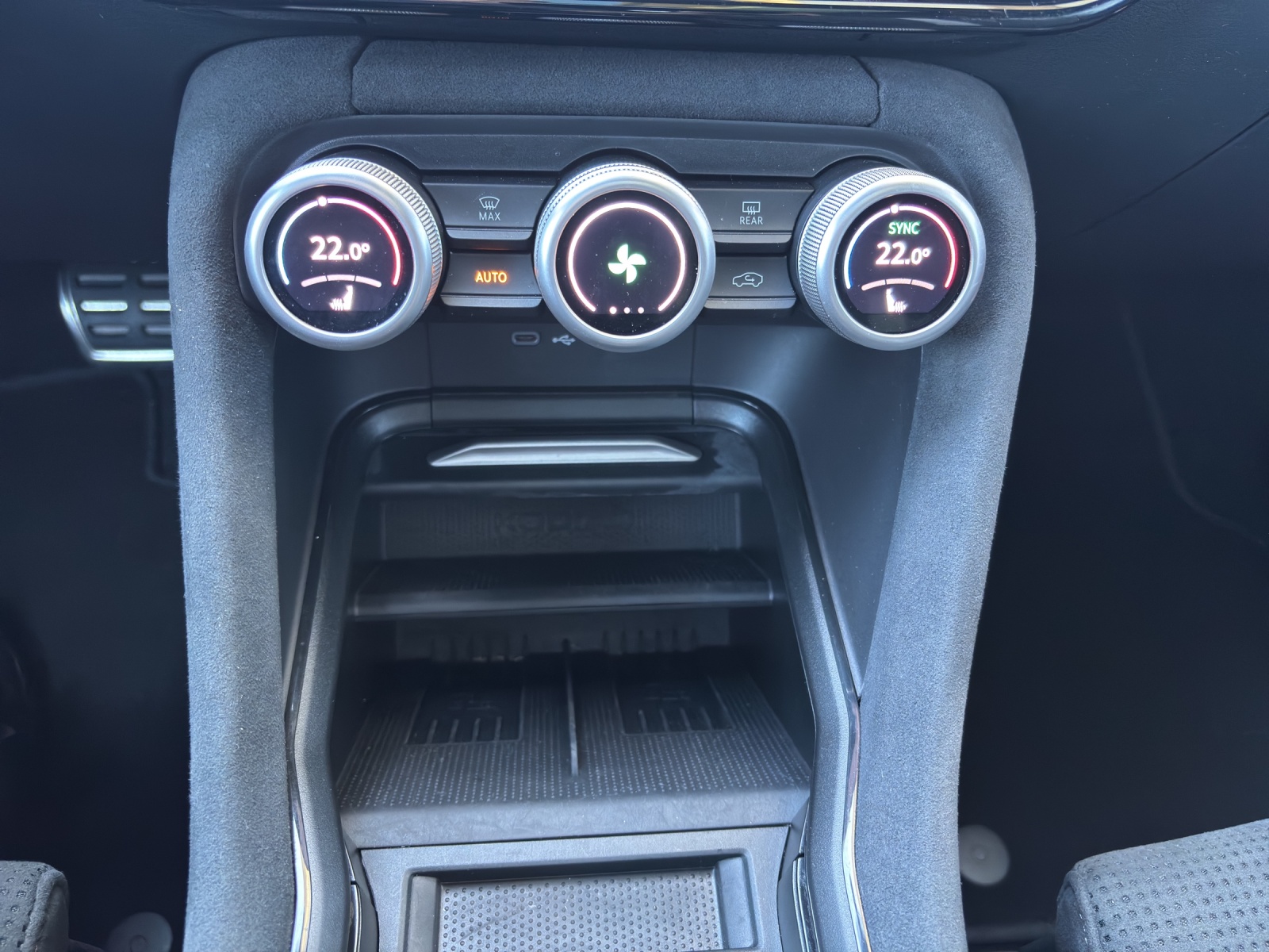 SKODA New Kodiaq 2.0 TSI Sportline 4x4 7 Sitzer mit AHK, Standheizung & Panorama-Schiebedach-image-19