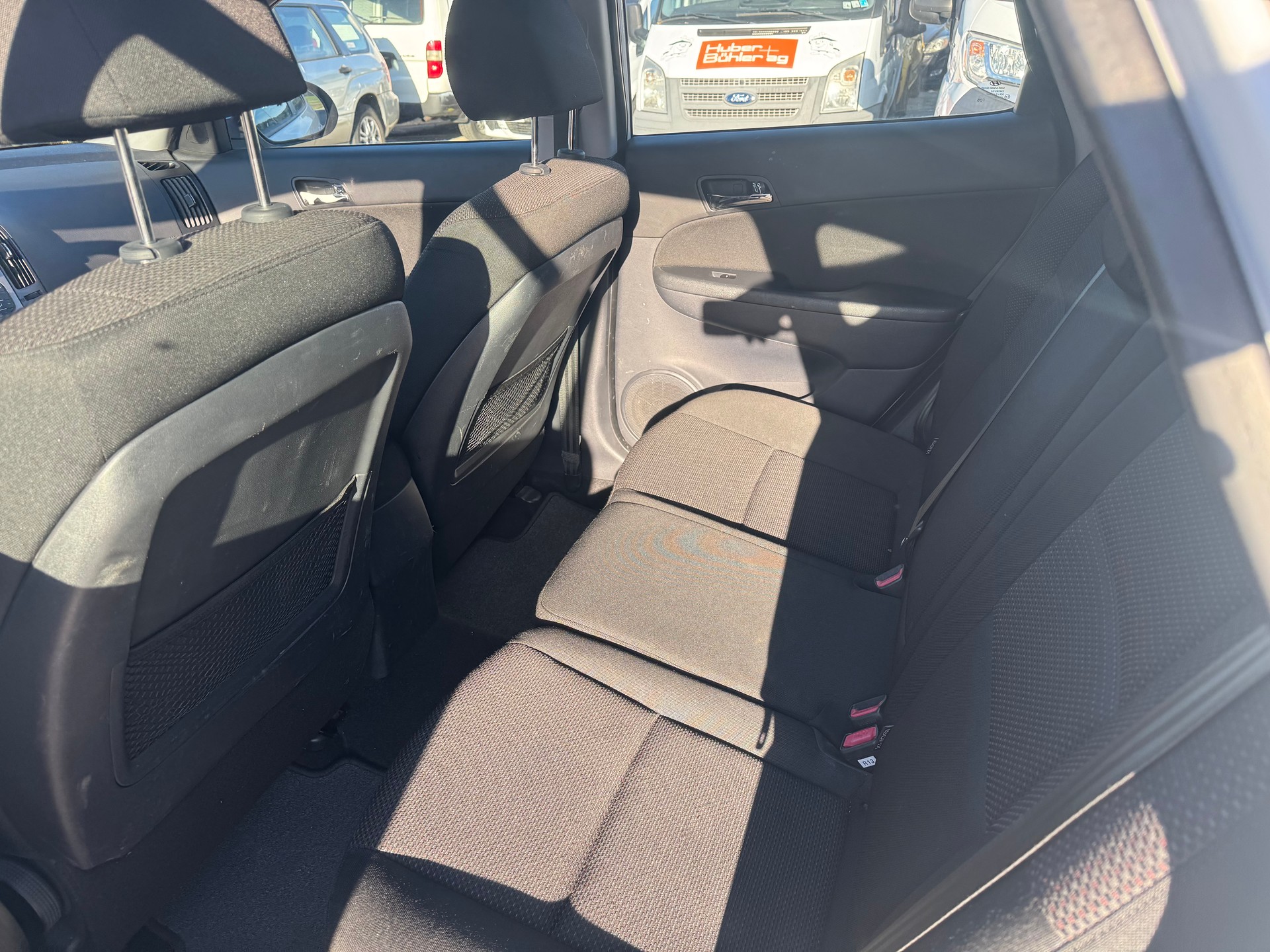 HYUNDAI i30 1.6 Style-image-10