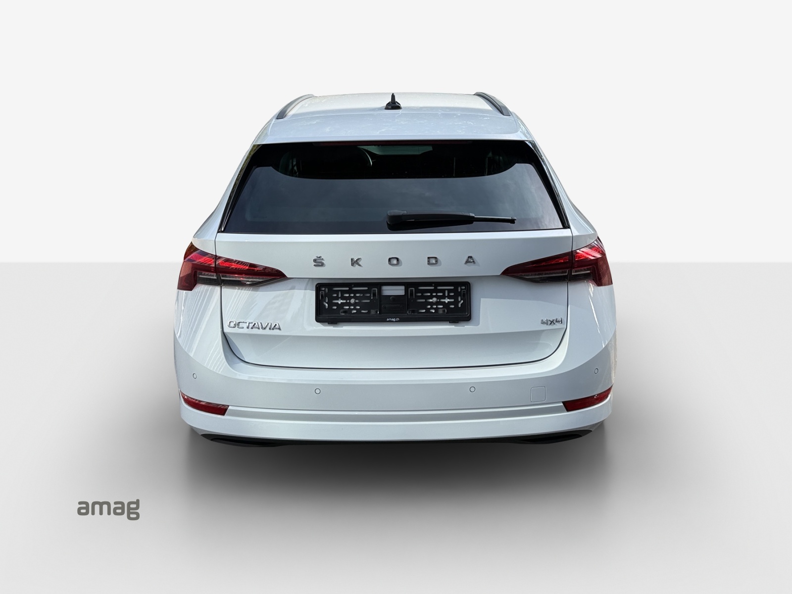 SKODA Octavia Combi 2.0 TDI DSG Ambition 4x4-showroom-element-3