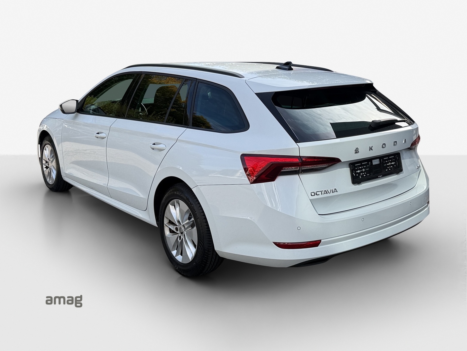 SKODA Octavia Combi 2.0 TDI DSG Ambition 4x4-showroom-element-2