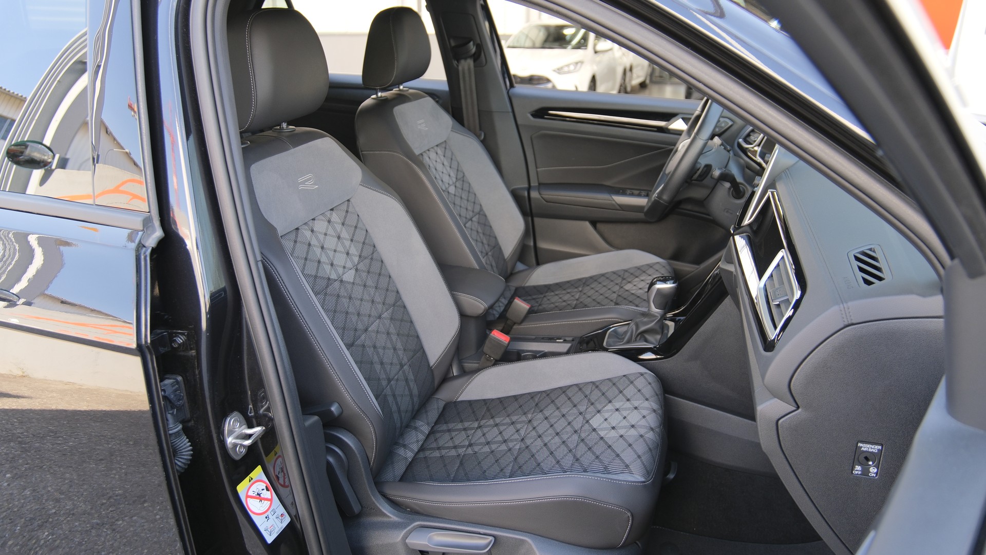 VW T-Roc 1.5 TSI EVO R-Line DSG-image-14