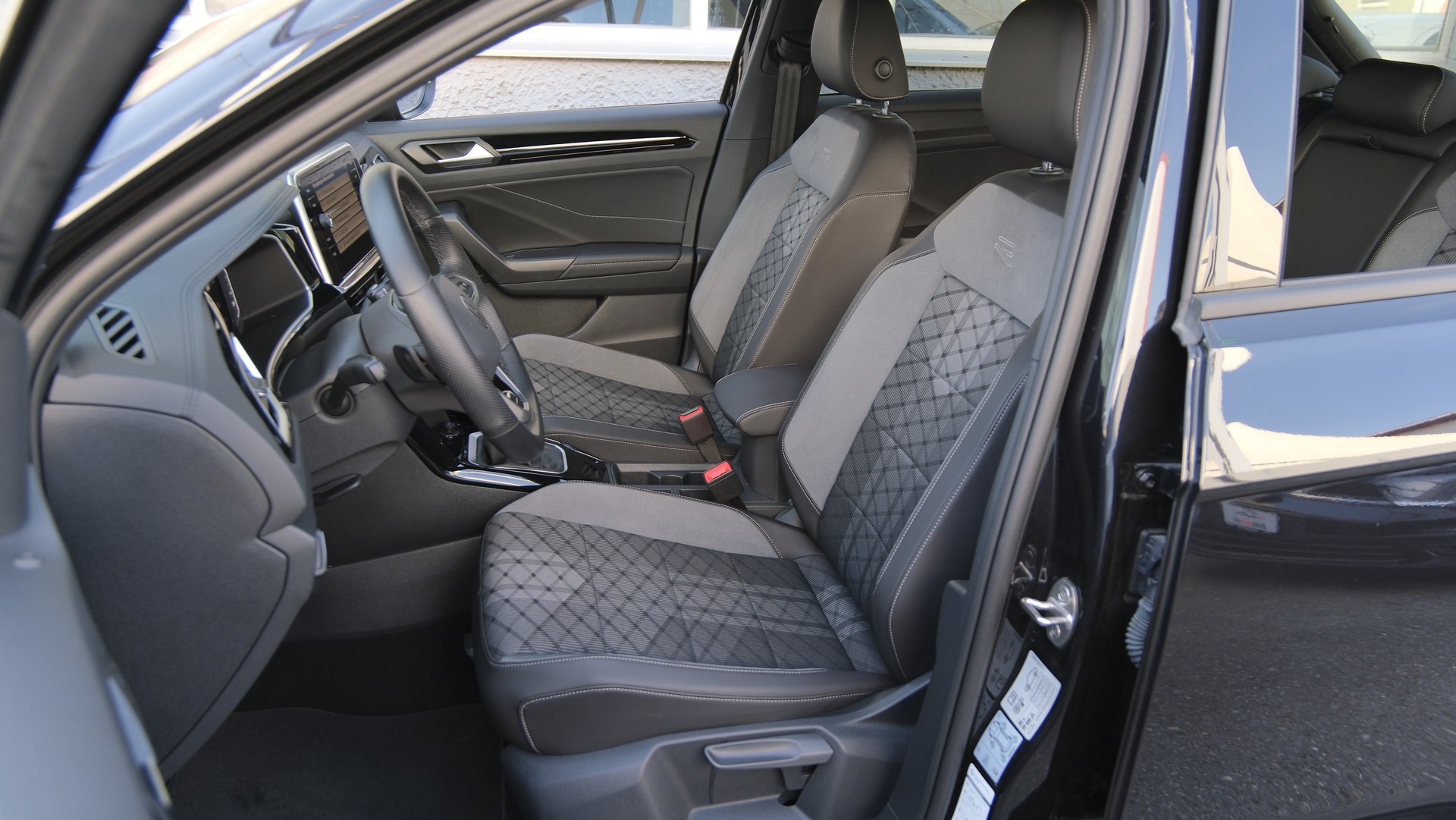 VW T-Roc 1.5 TSI EVO R-Line DSG-image-3