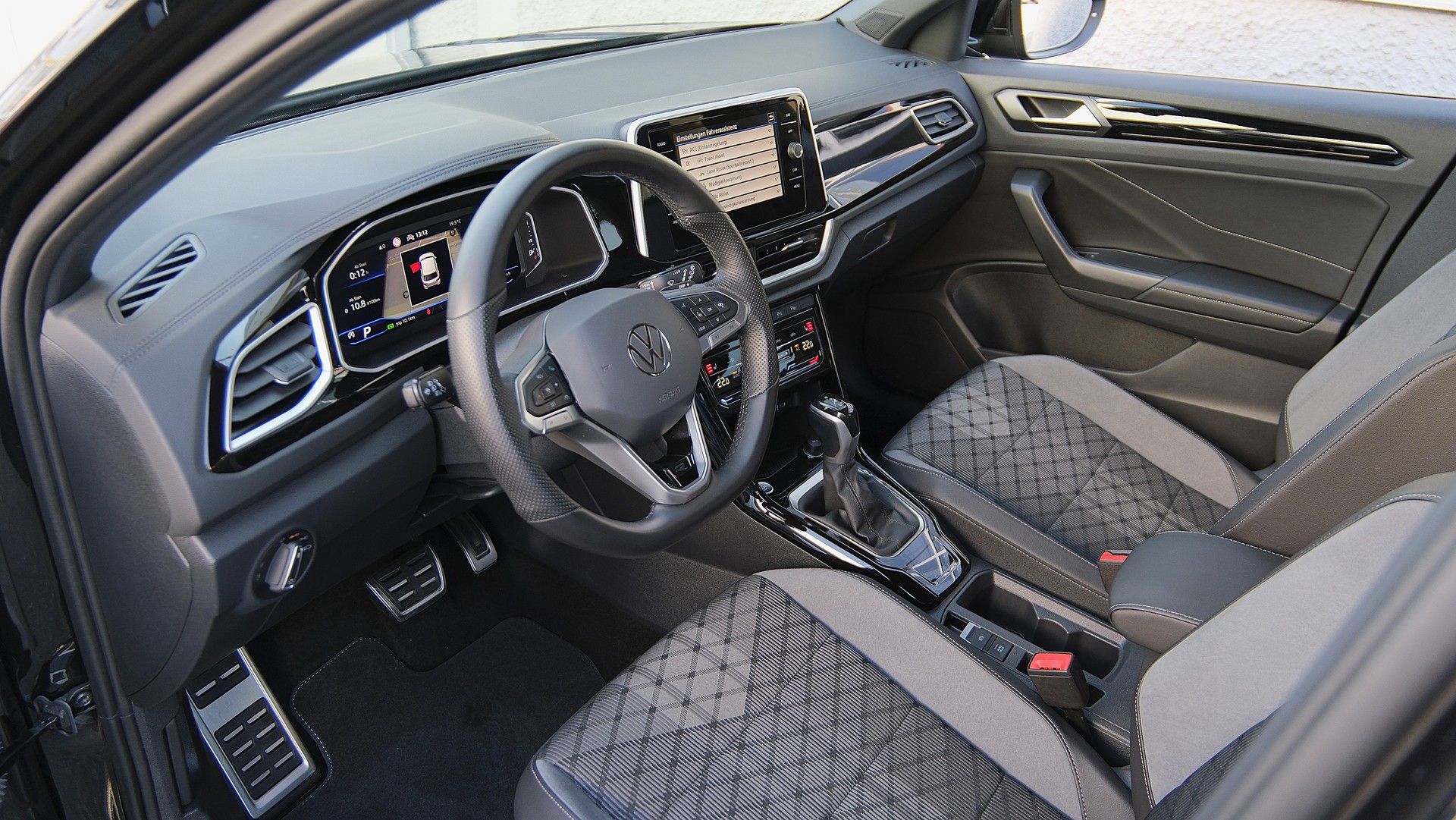VW T-Roc 1.5 TSI EVO R-Line DSG-image-2