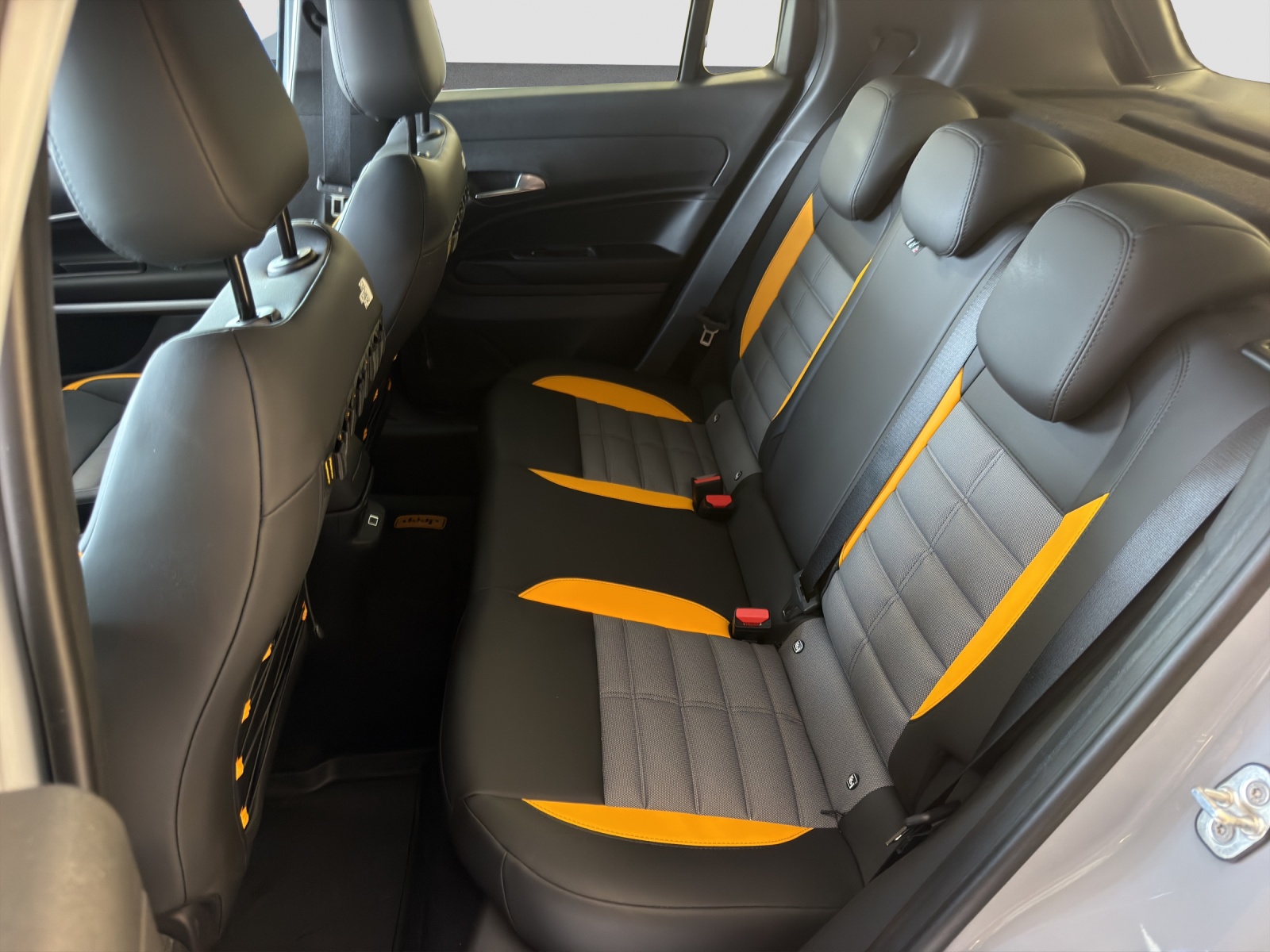 JEEP AVENGER 1.2 MHEV The North Face-image-7