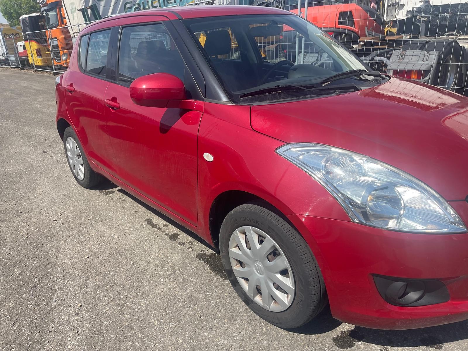 SUZUKI Swift 1.2i 16V GL 4x4-image-3