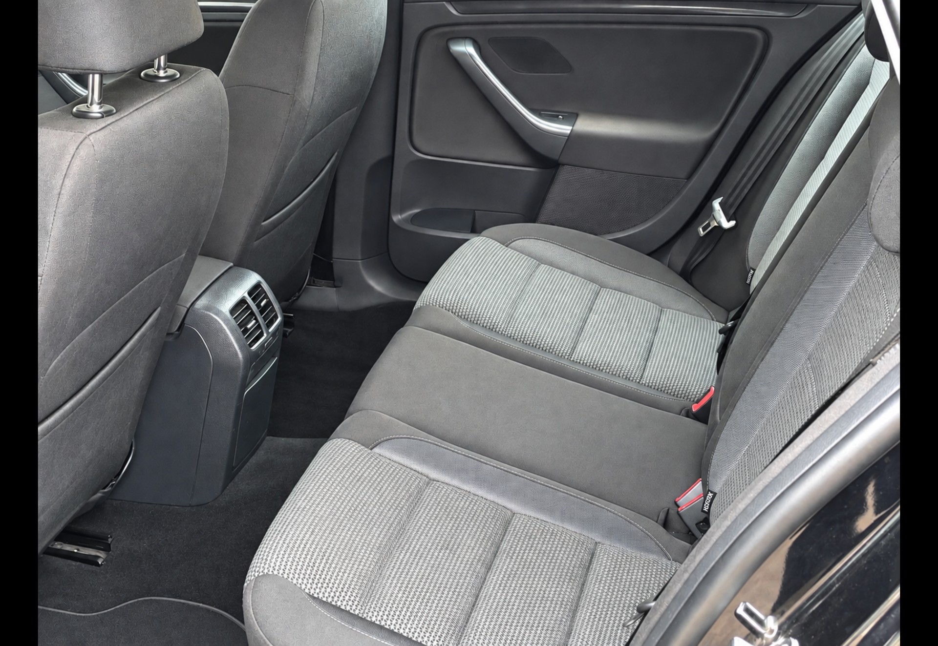 VW Golf Variant 1.4 TSI Comfortline DSG-image-11