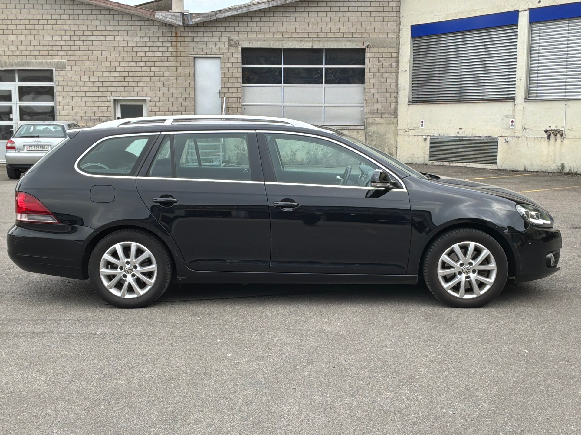 VW Golf Variant 1.4 TSI Comfortline DSG-image-4