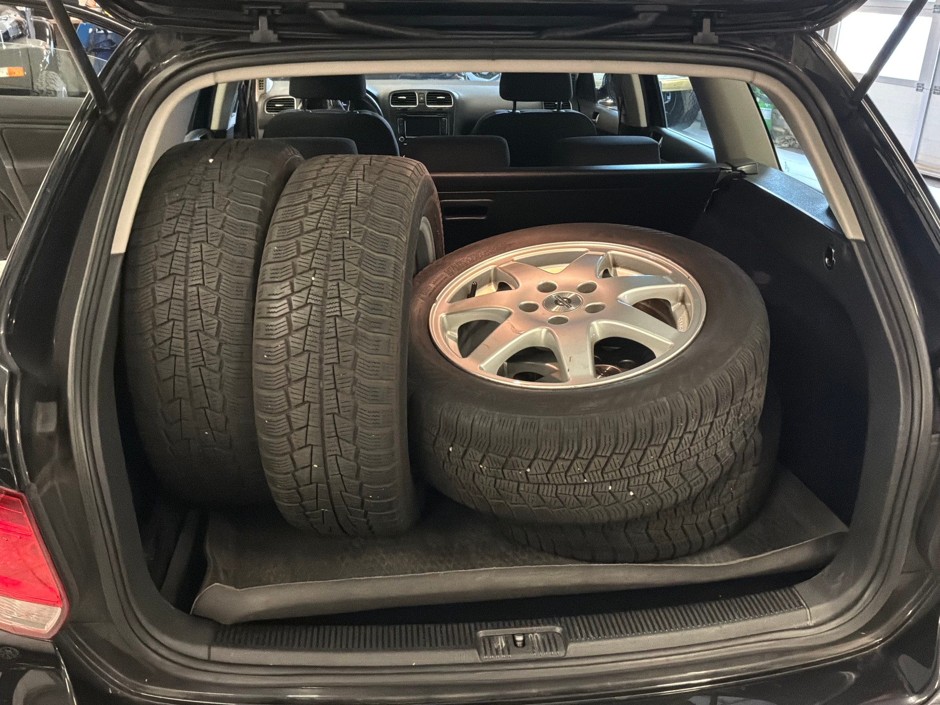 VW Golf Variant 1.4 TSI Comfortline DSG-image-12