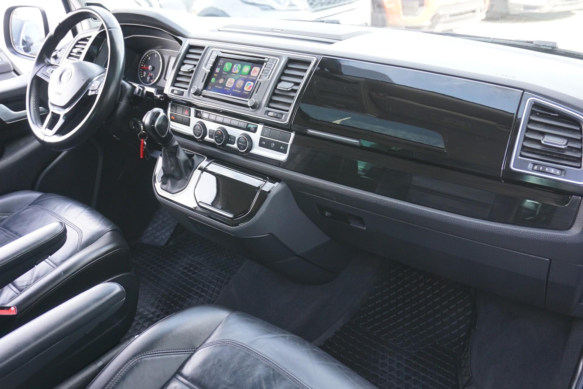 VW Multivan 2.0BiTDI High 4M-image-20