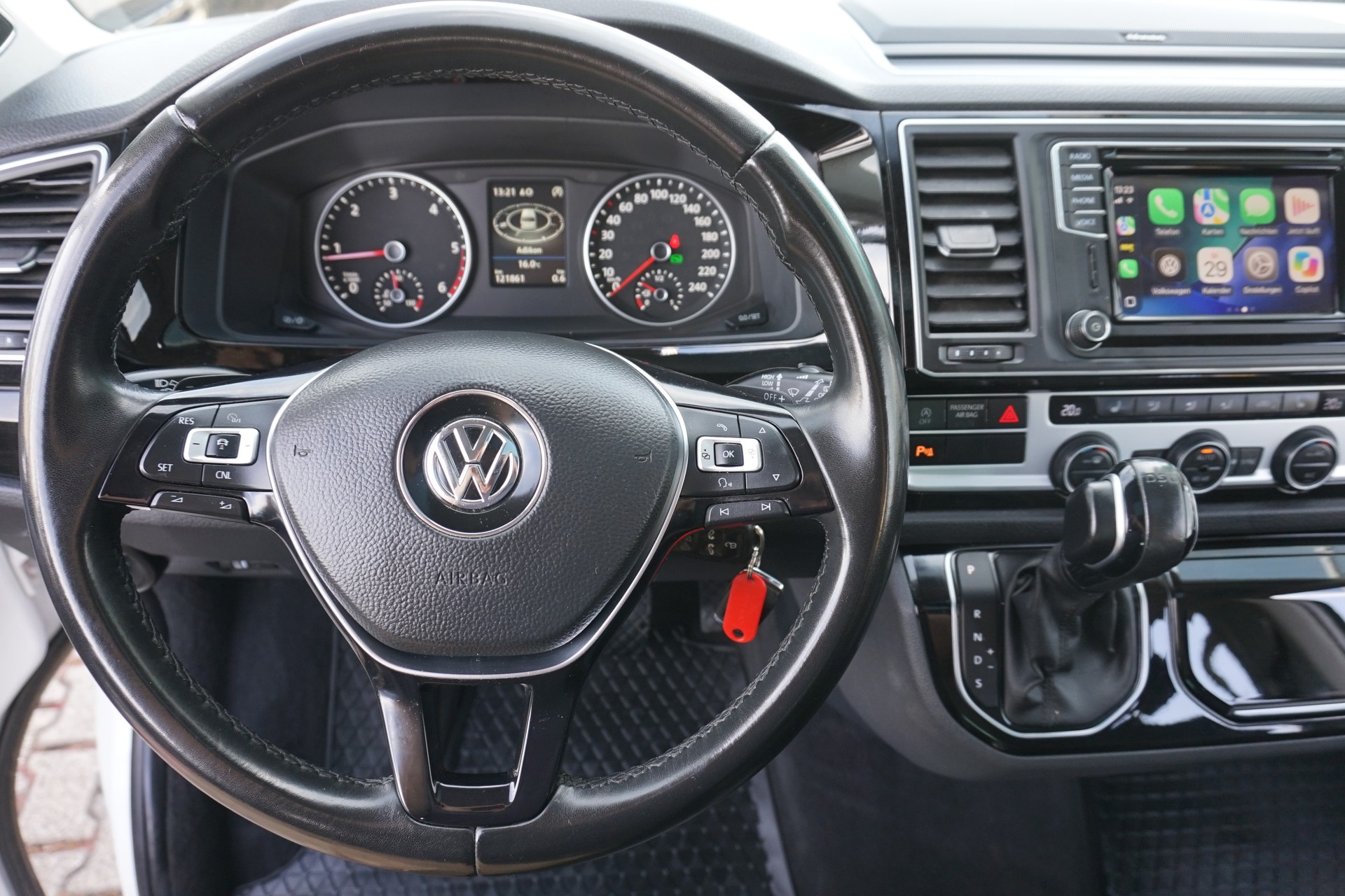 VW Multivan 2.0BiTDI High 4M-image-16