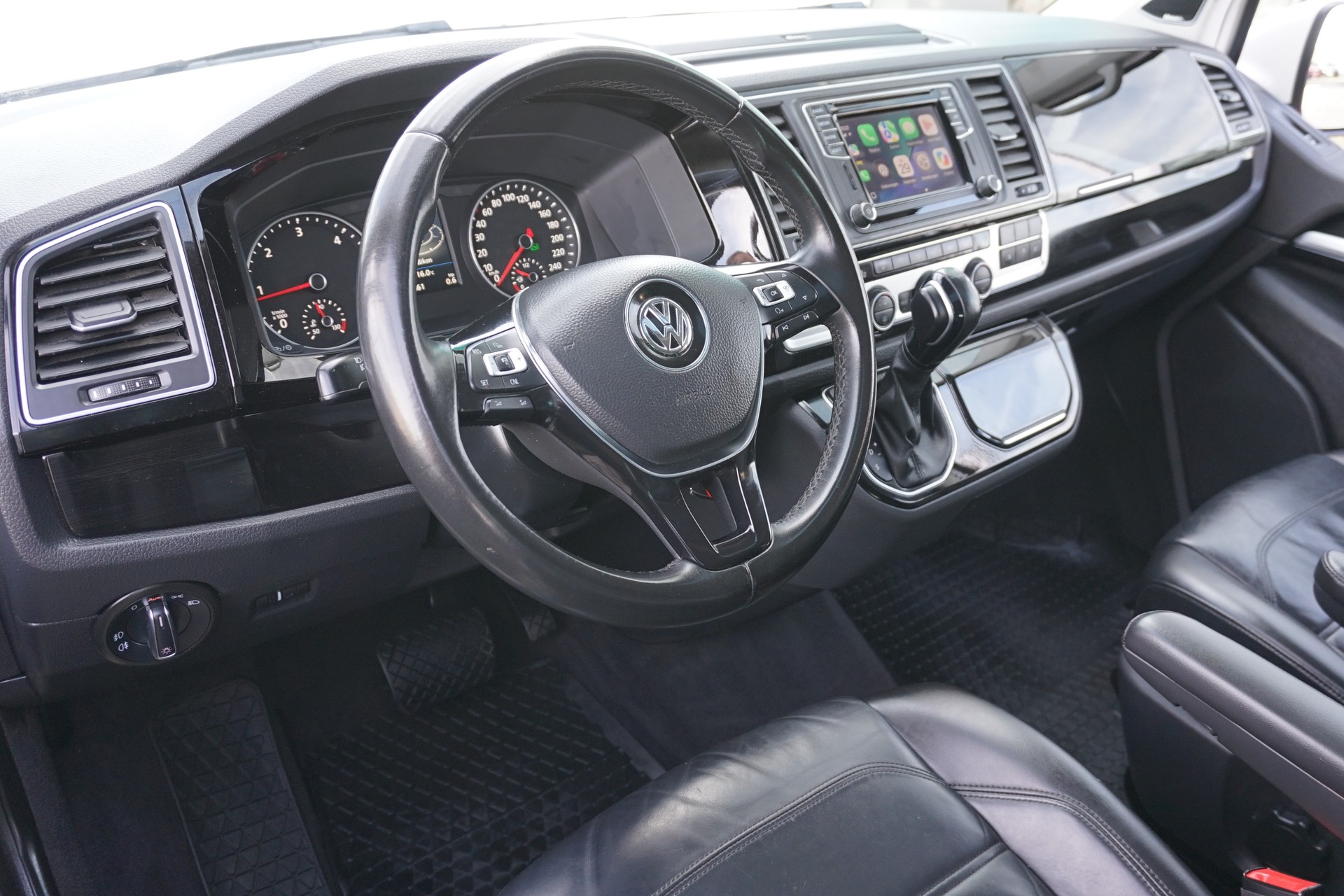 VW Multivan 2.0BiTDI High 4M-image-19