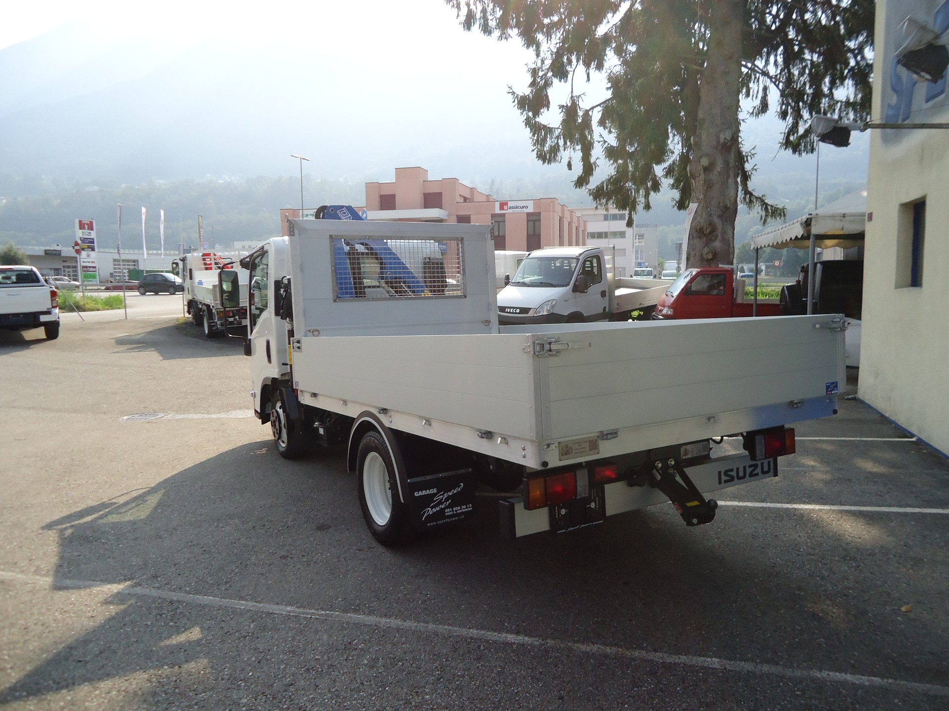 ISUZU M21 TT F - Generation 3 - Ponte Fisso in Alluminio - Gru DN-LEVAT 3.6 S3 - Gancio Traino KG. 3500-image-4