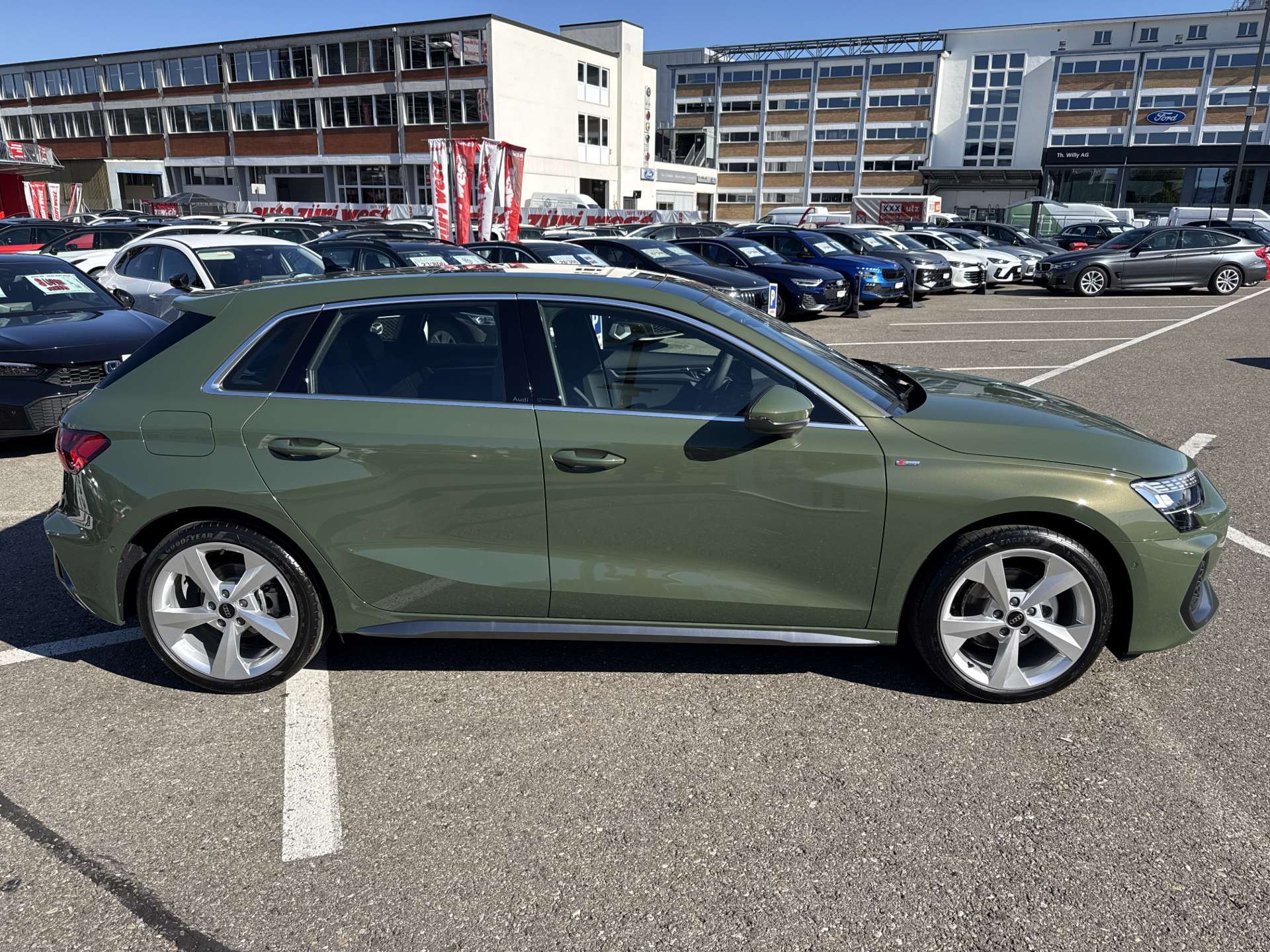 AUDI A3 Sportback 35 TDi S-Line S-Tronic Automat-image-10