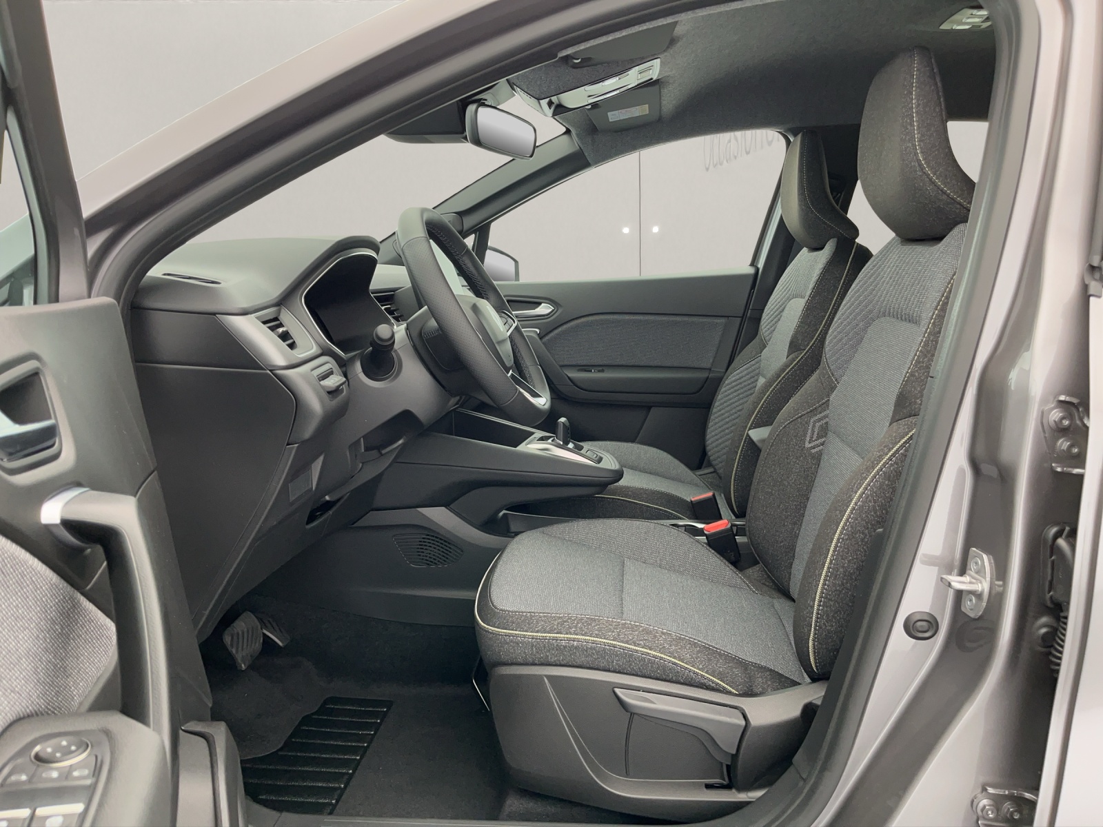 RENAULT Captur 1.8 E-Tech techno-image-7