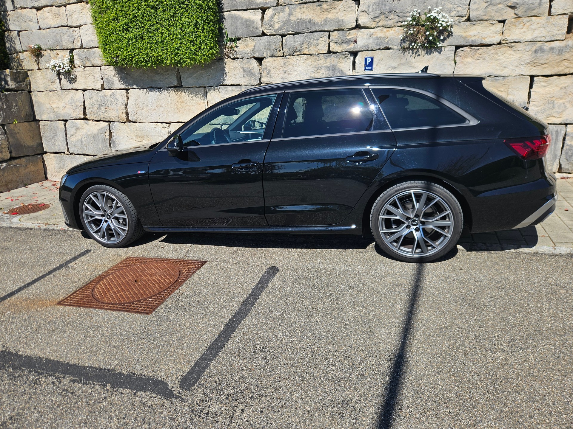 AUDI 2.0 40 TDI S Line quattro S-Tronic Service 10 Jahre oder 100'000km (Amag) 8- fach-image-2
