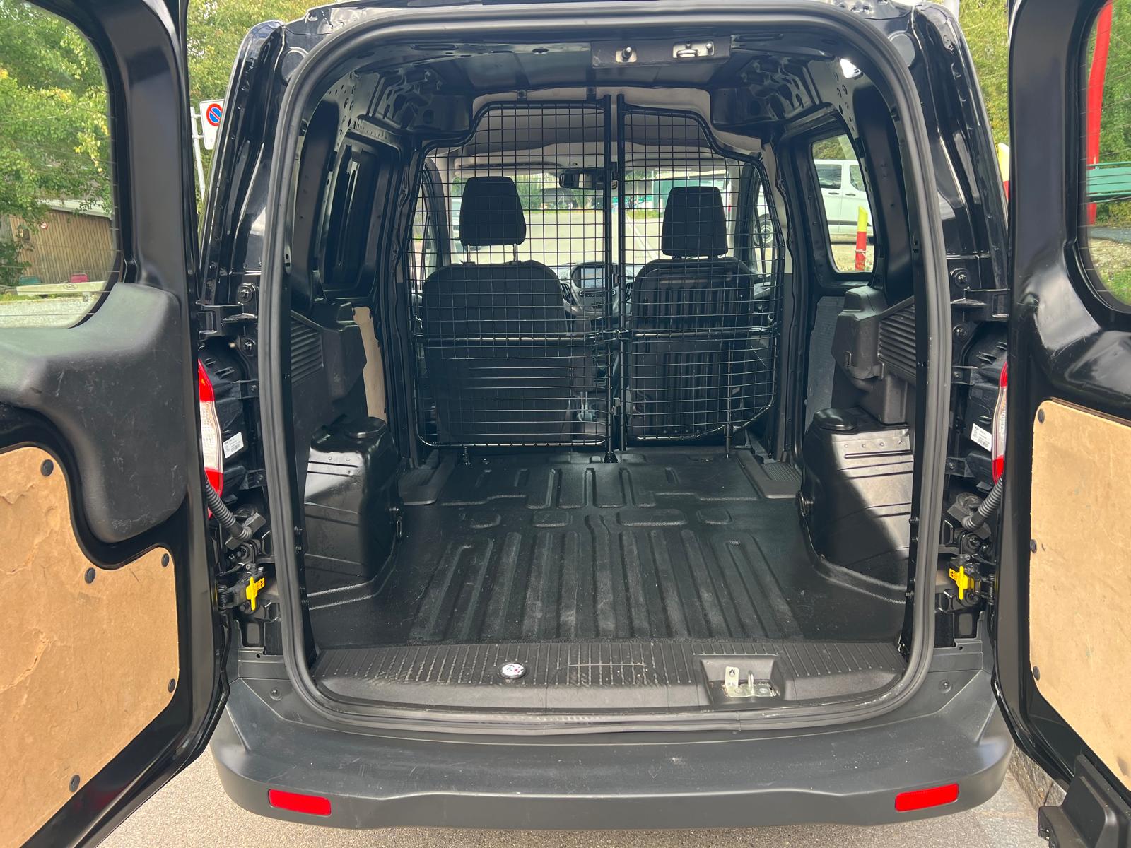 FORD Transit Courier Van 1.0 EcoBoost Limited-image-14