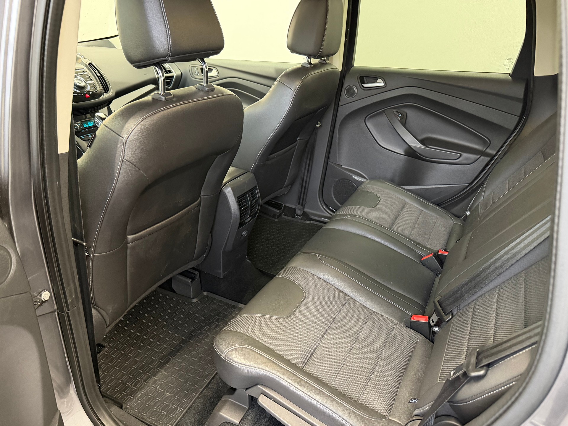 FORD Kuga 2.0 TDCi Titanium S 4WD PowerShift-image-12