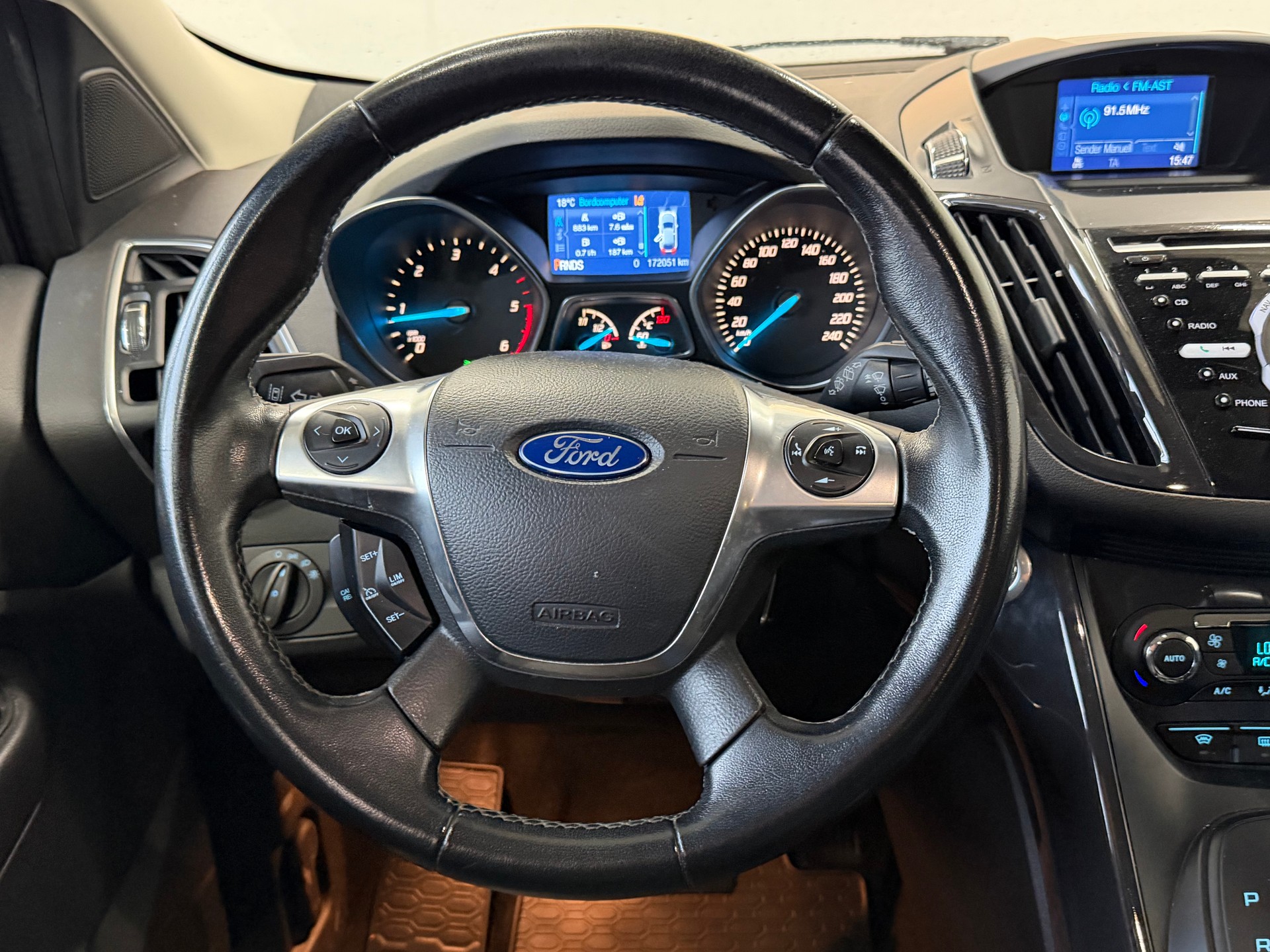 FORD Kuga 2.0 TDCi Titanium S 4WD PowerShift-image-11