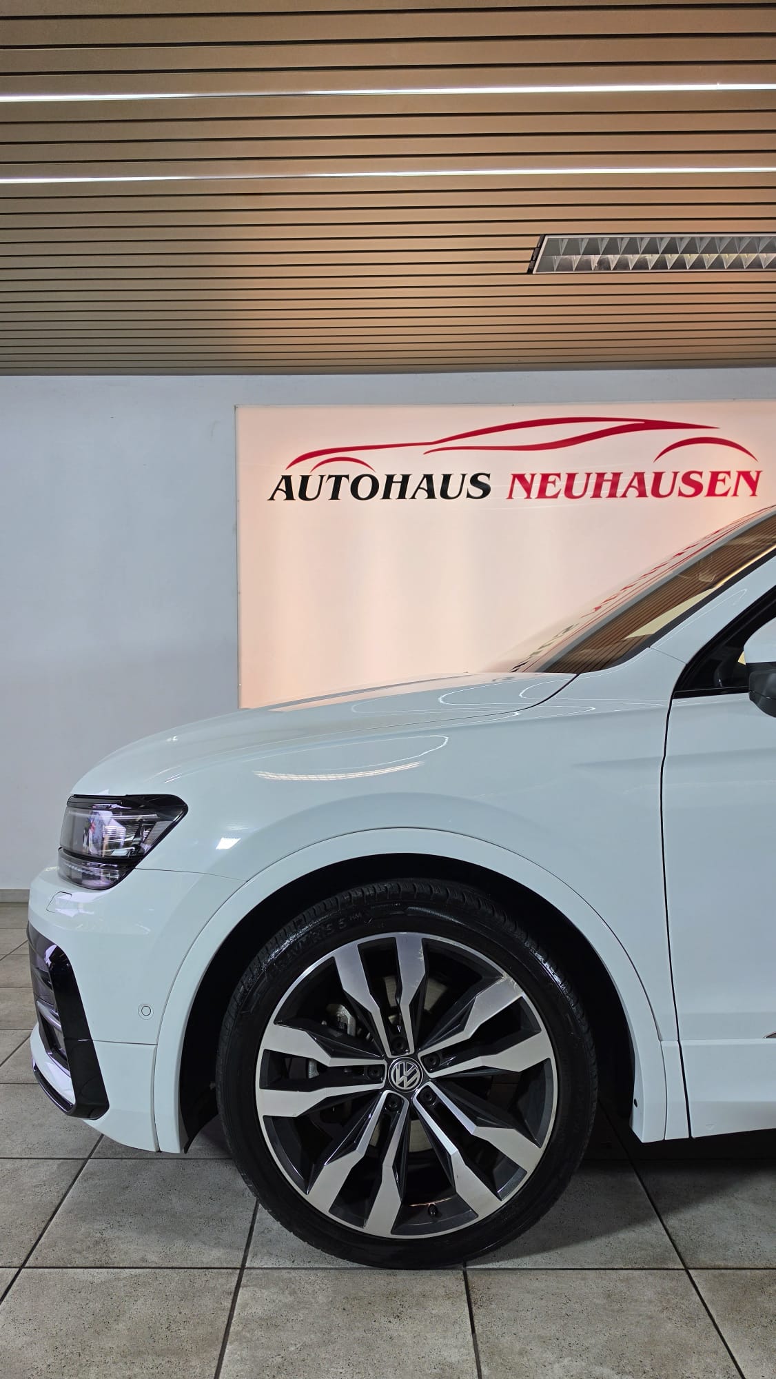 VW Tiguan 2.0 TDI SCR Sound 4Motion DSG, TOP AUSSTATTUNG, CH-FAHRZEUG, FRISCH AB SERVICE-image-4