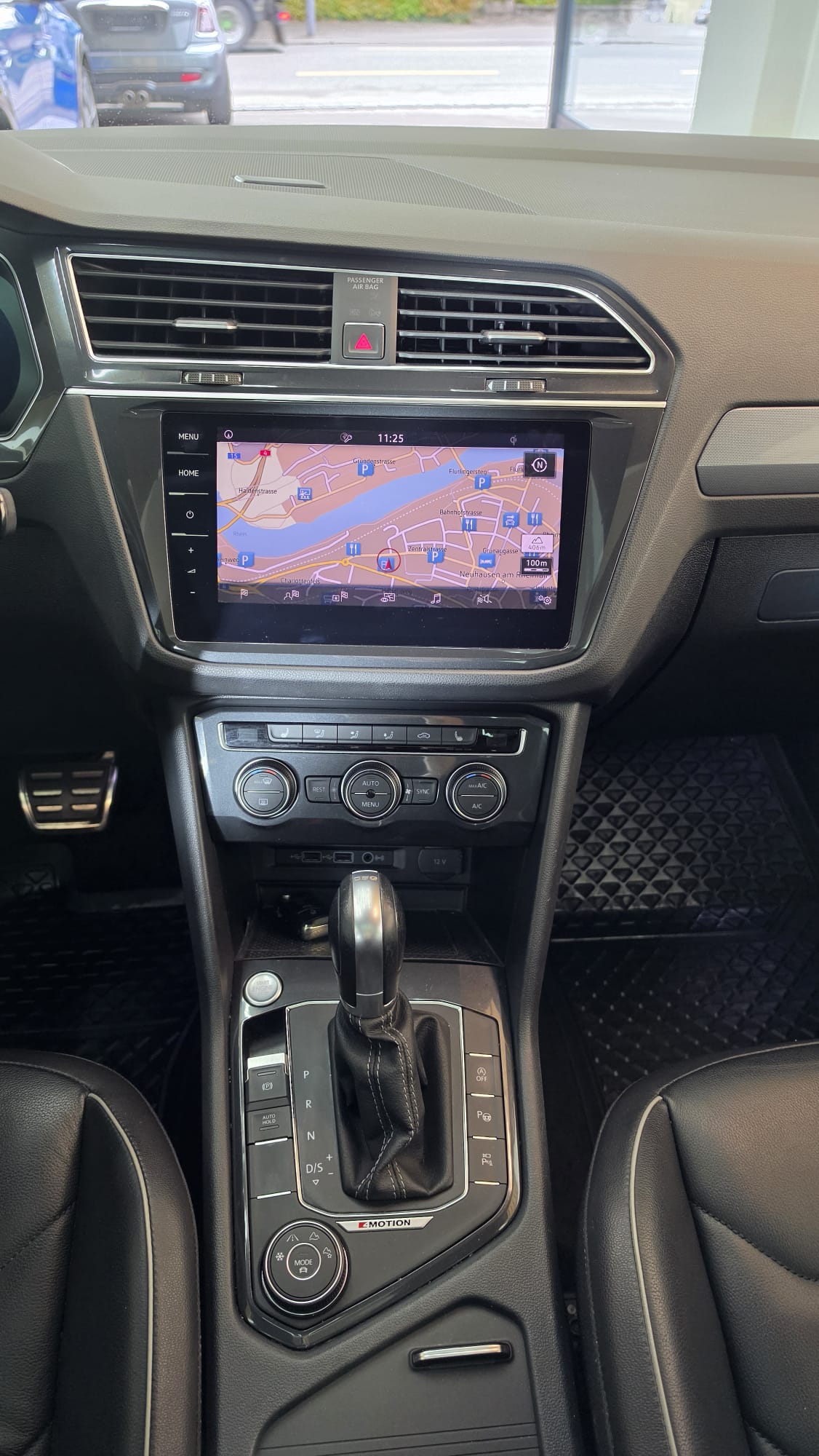 VW Tiguan 2.0 TDI SCR Sound 4Motion DSG, TOP AUSSTATTUNG, CH-FAHRZEUG, FRISCH AB SERVICE-image-8