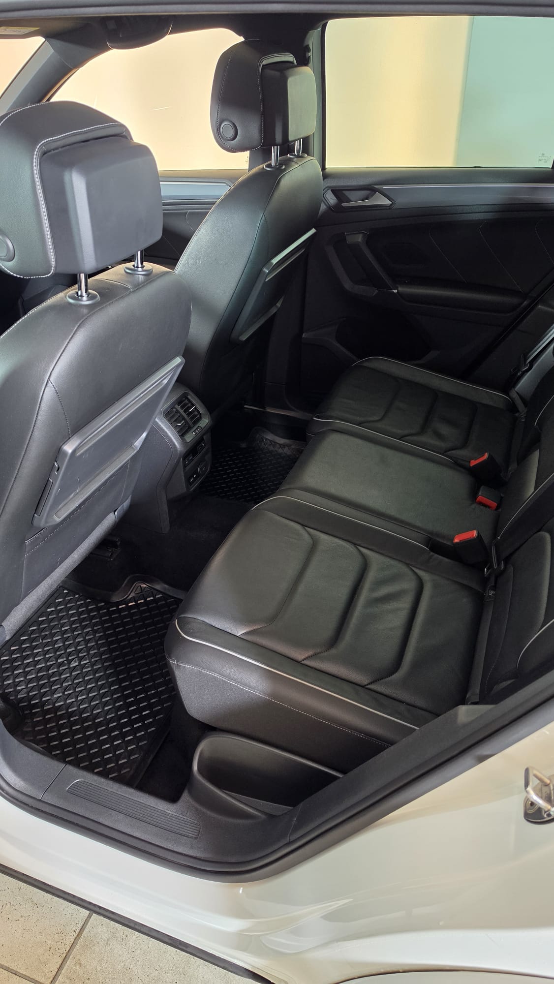 VW Tiguan 2.0 TDI SCR Sound 4Motion DSG, TOP AUSSTATTUNG, CH-FAHRZEUG, FRISCH AB SERVICE-image-12